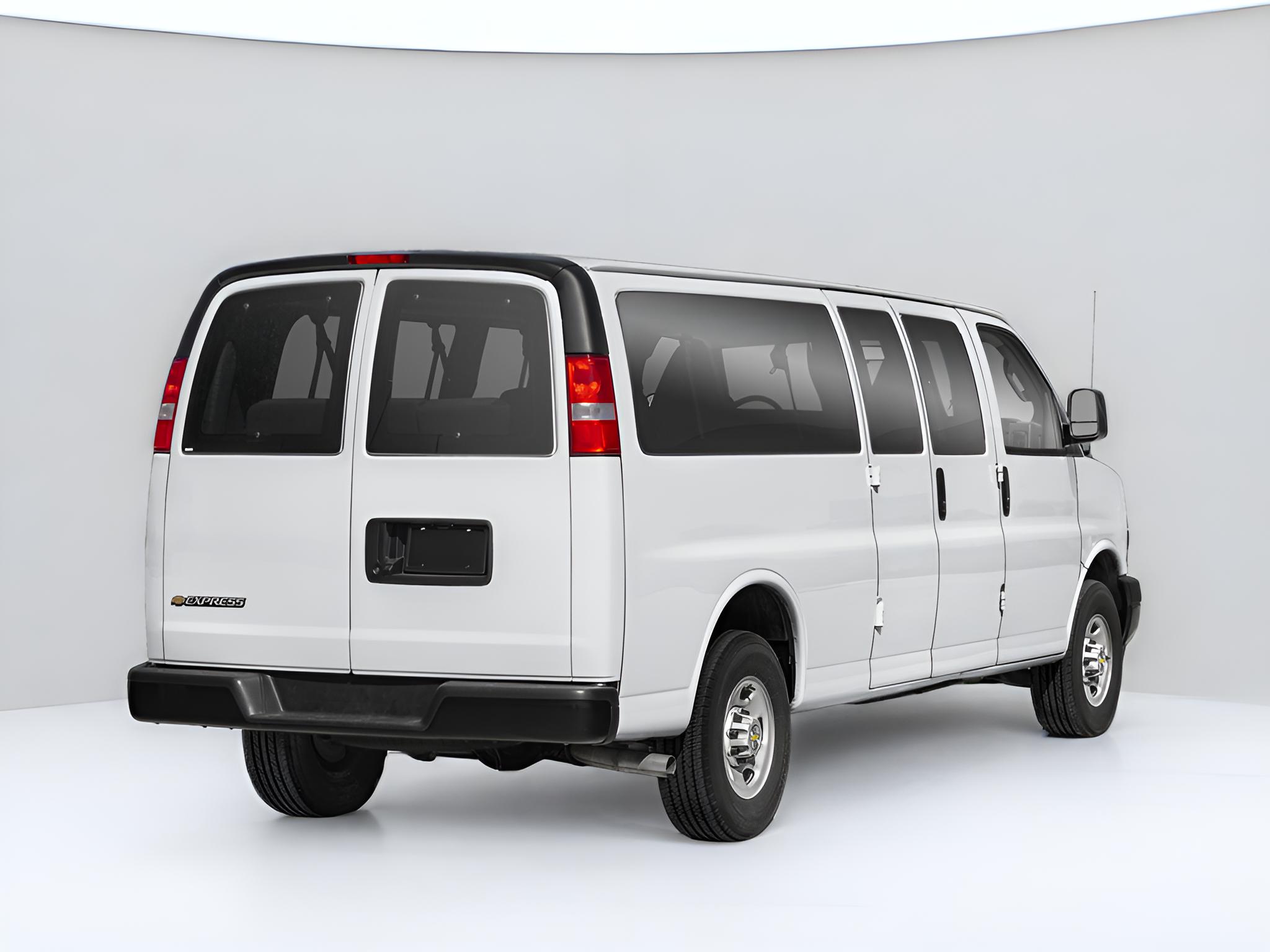 2024 Chevrolet Express Passenger 1LT