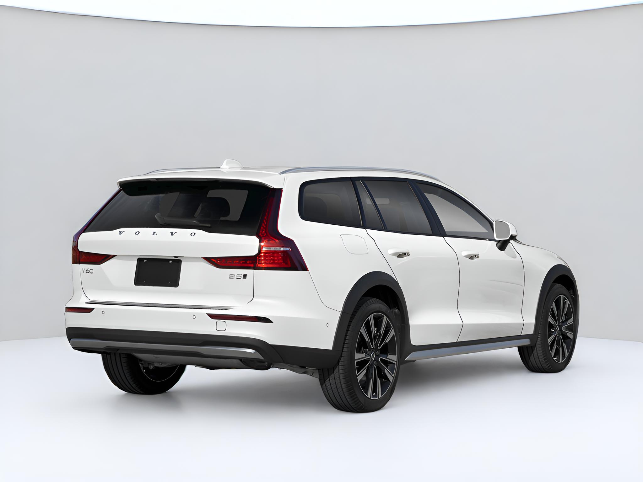 2025 Volvo V60 Cross Country B5 Plus