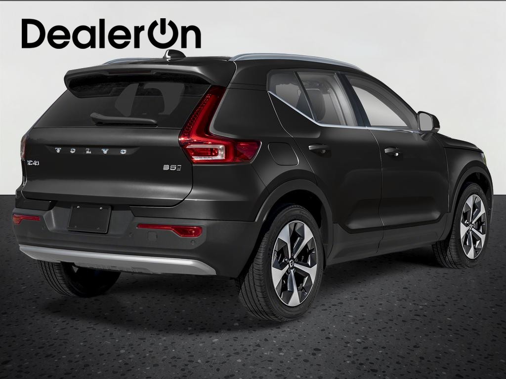 2025 Volvo XC40 B5 Core