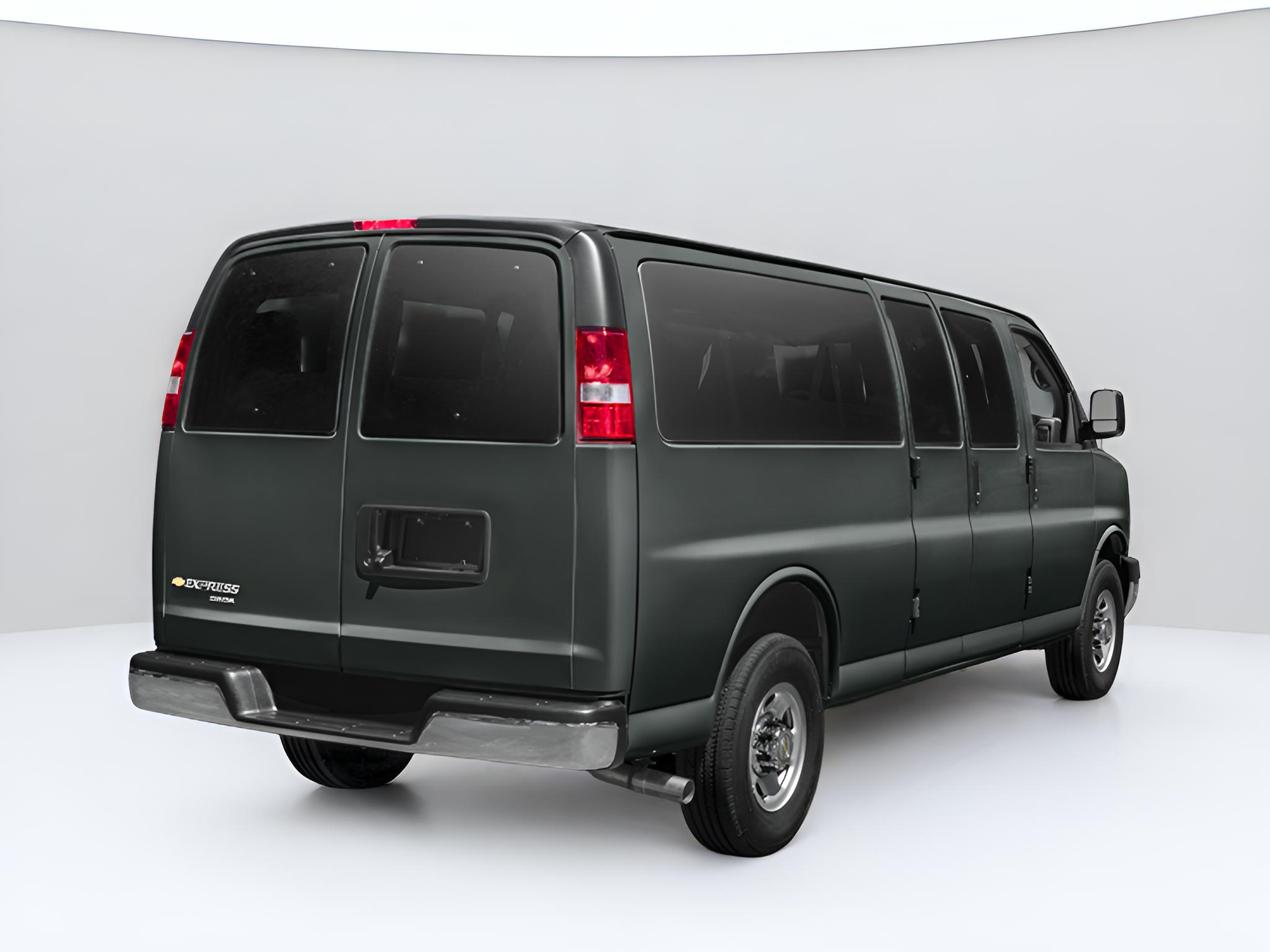 2017 Chevrolet Express Passenger LS
