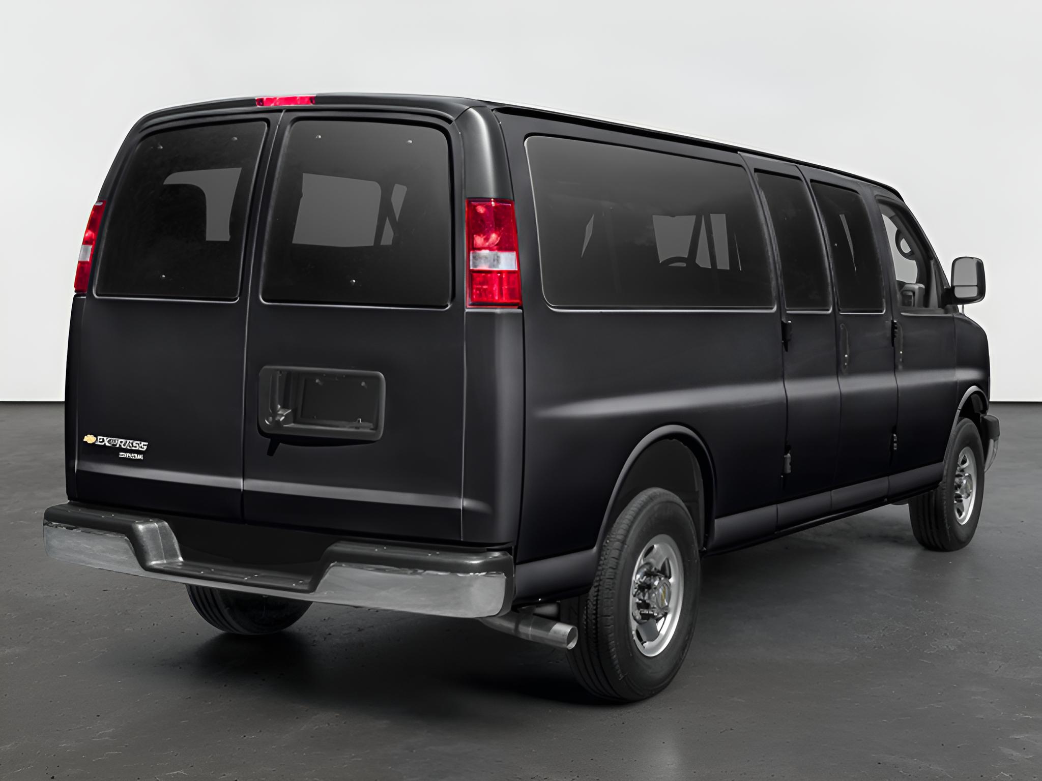 2017 Chevrolet Express Passenger LT