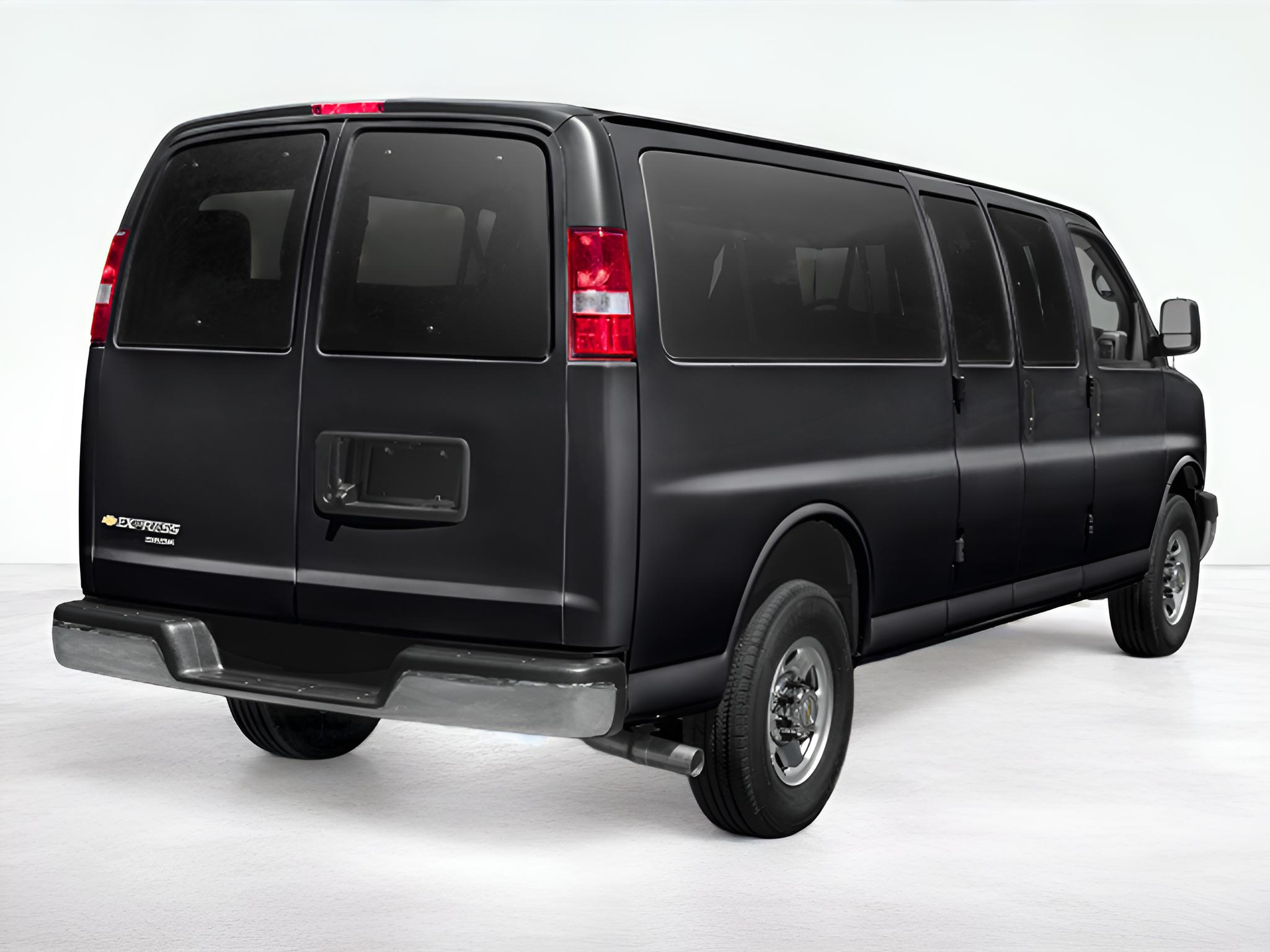 2017 Chevrolet Express Passenger LT