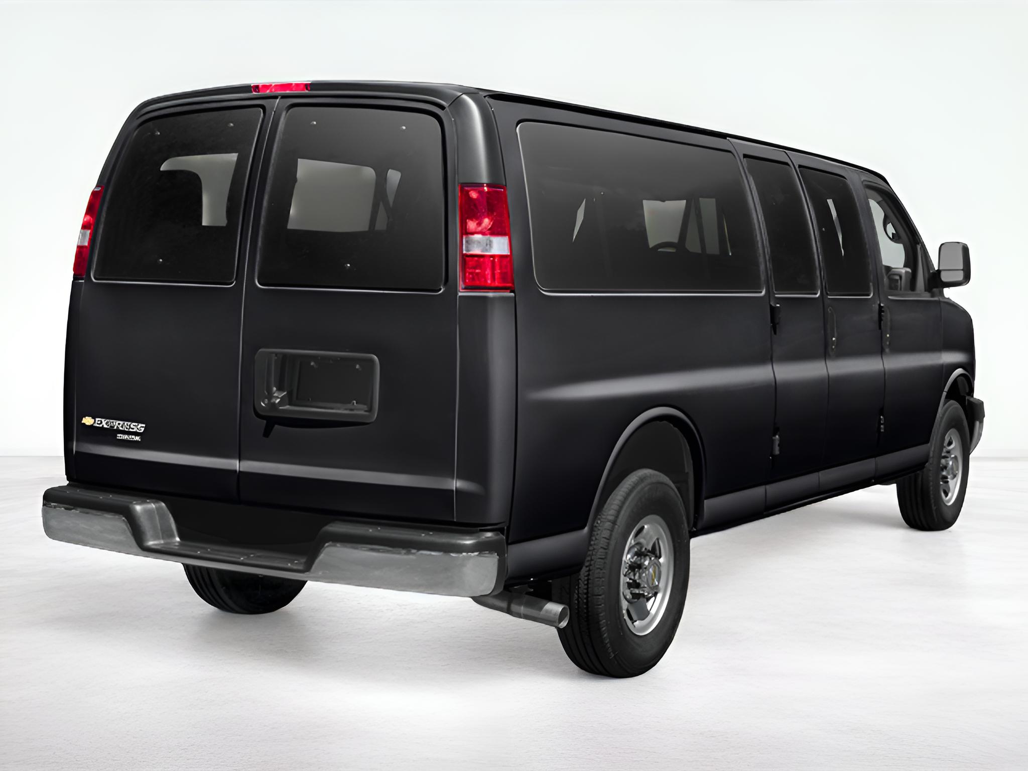 2017 Chevrolet Express Passenger LT