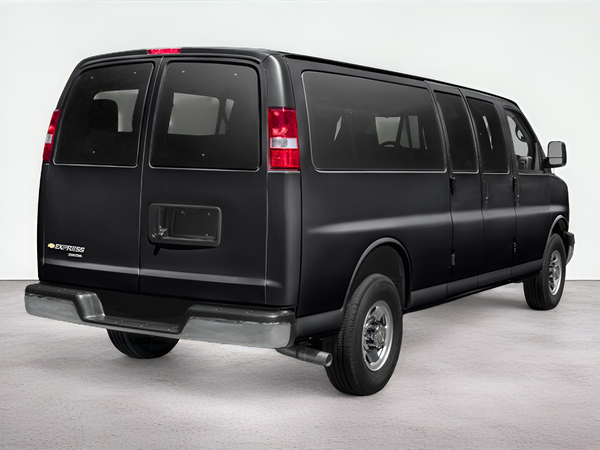 2017 Chevrolet Express Passenger LT