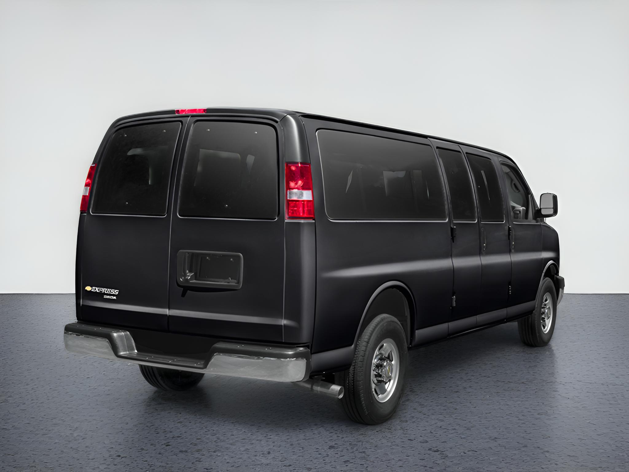 2017 Chevrolet Express Passenger LT