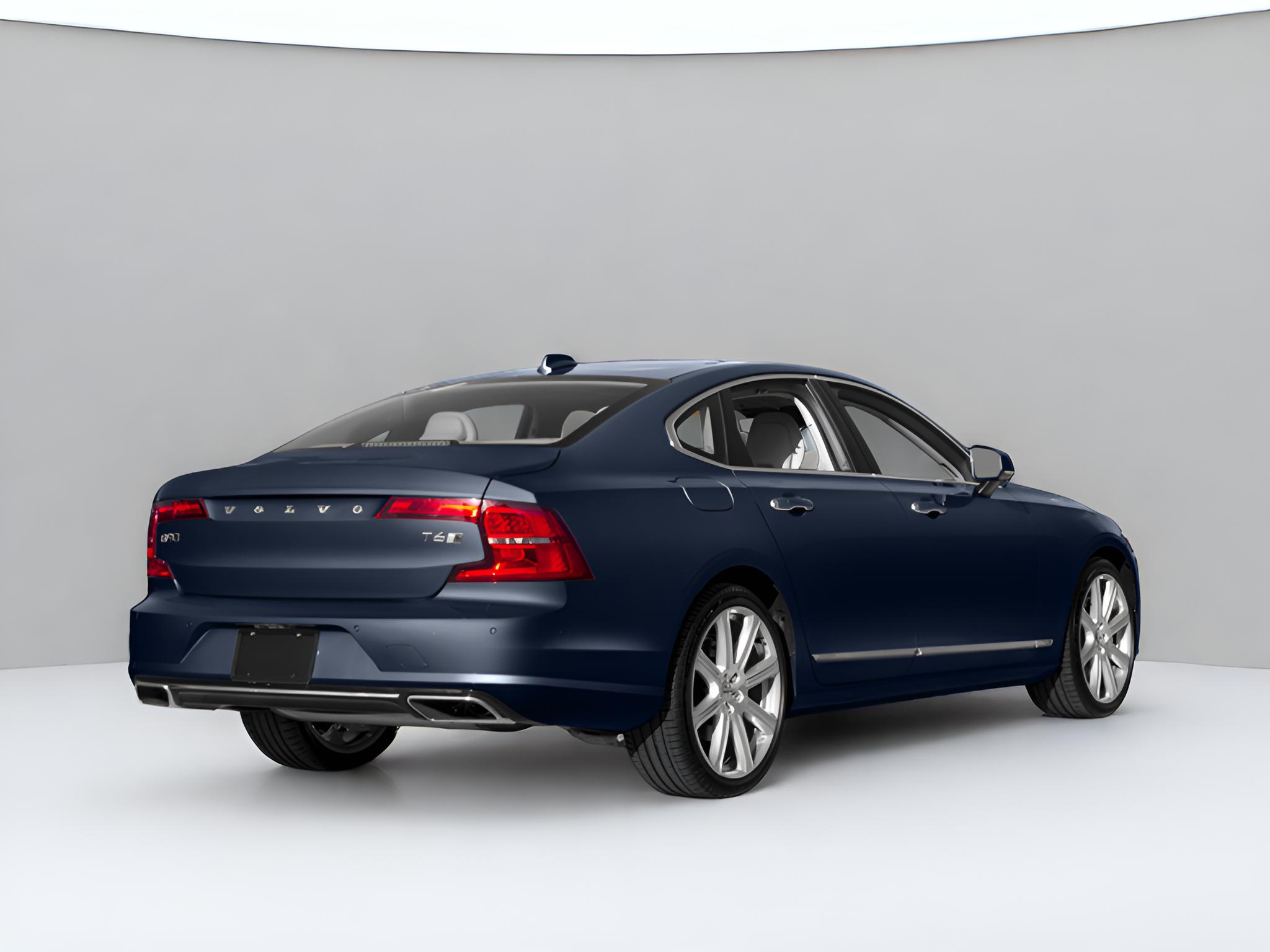2017 Volvo S90 Momentum