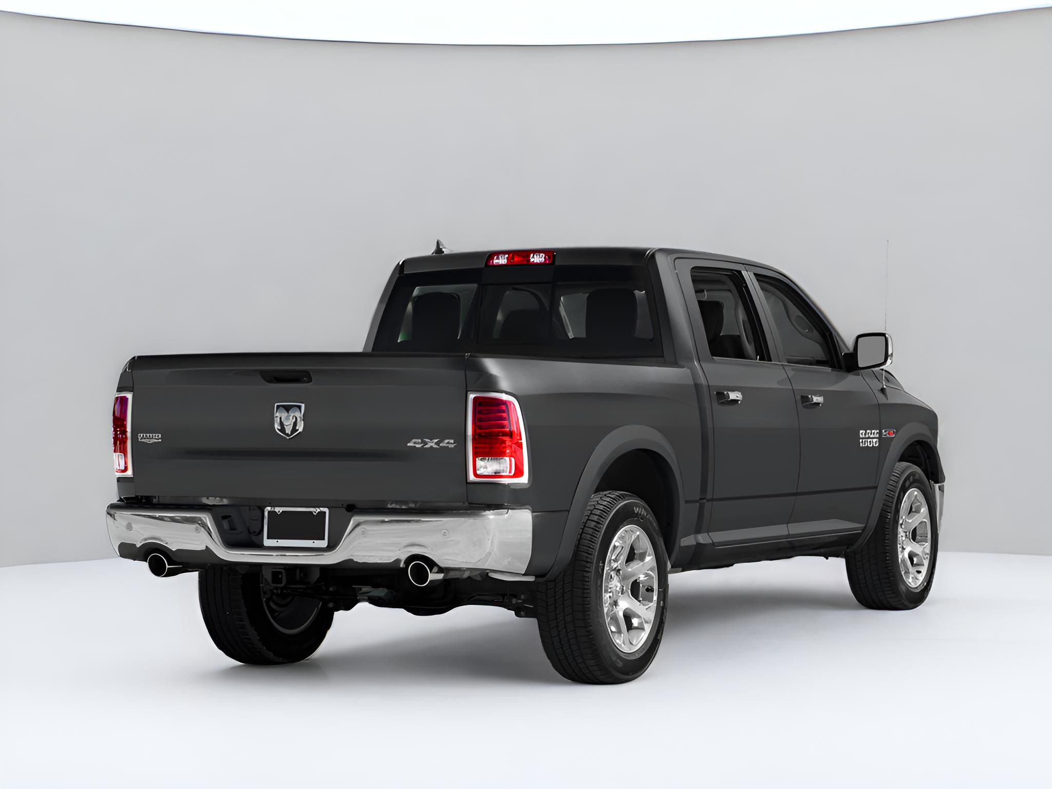 2017 RAM 1500 Laramie Crew Cab 4x4 5'7"" Box