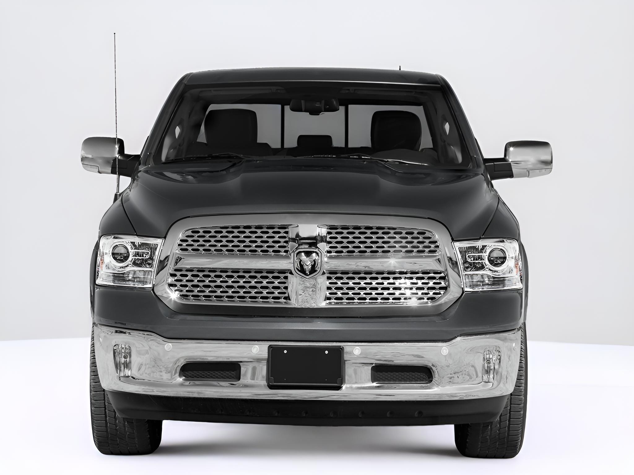 2017 RAM 1500 Laramie Crew Cab 4x4 5'7"" Box