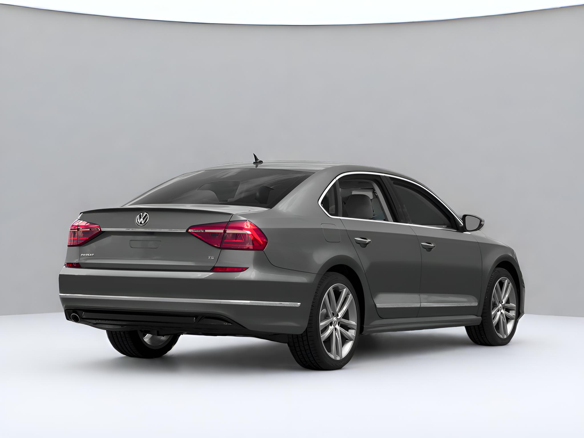 2017 Volkswagen Passat R-Line w/Comfort Pkg