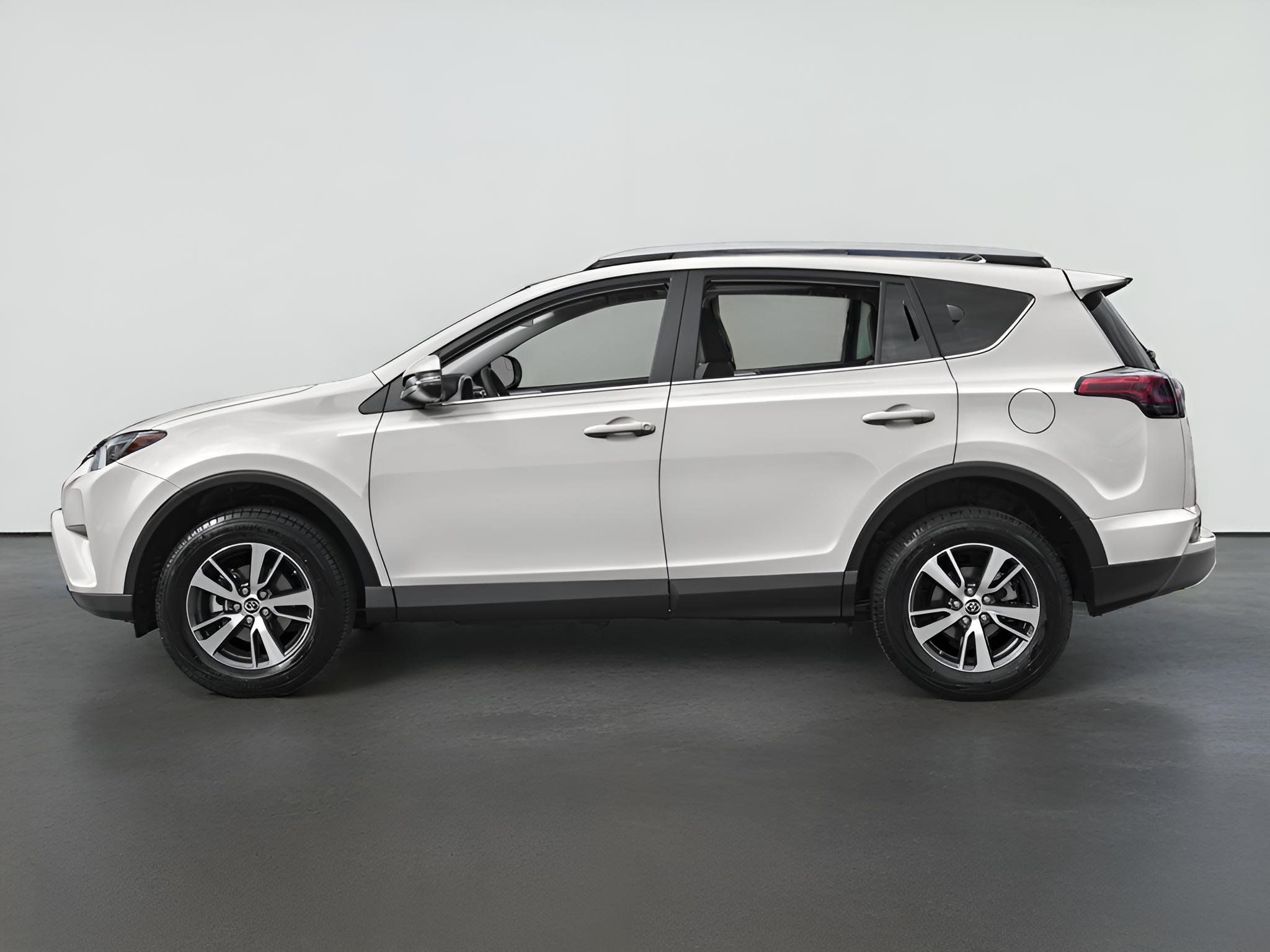2018 Toyota RAV4 XLE AWD (Natl)