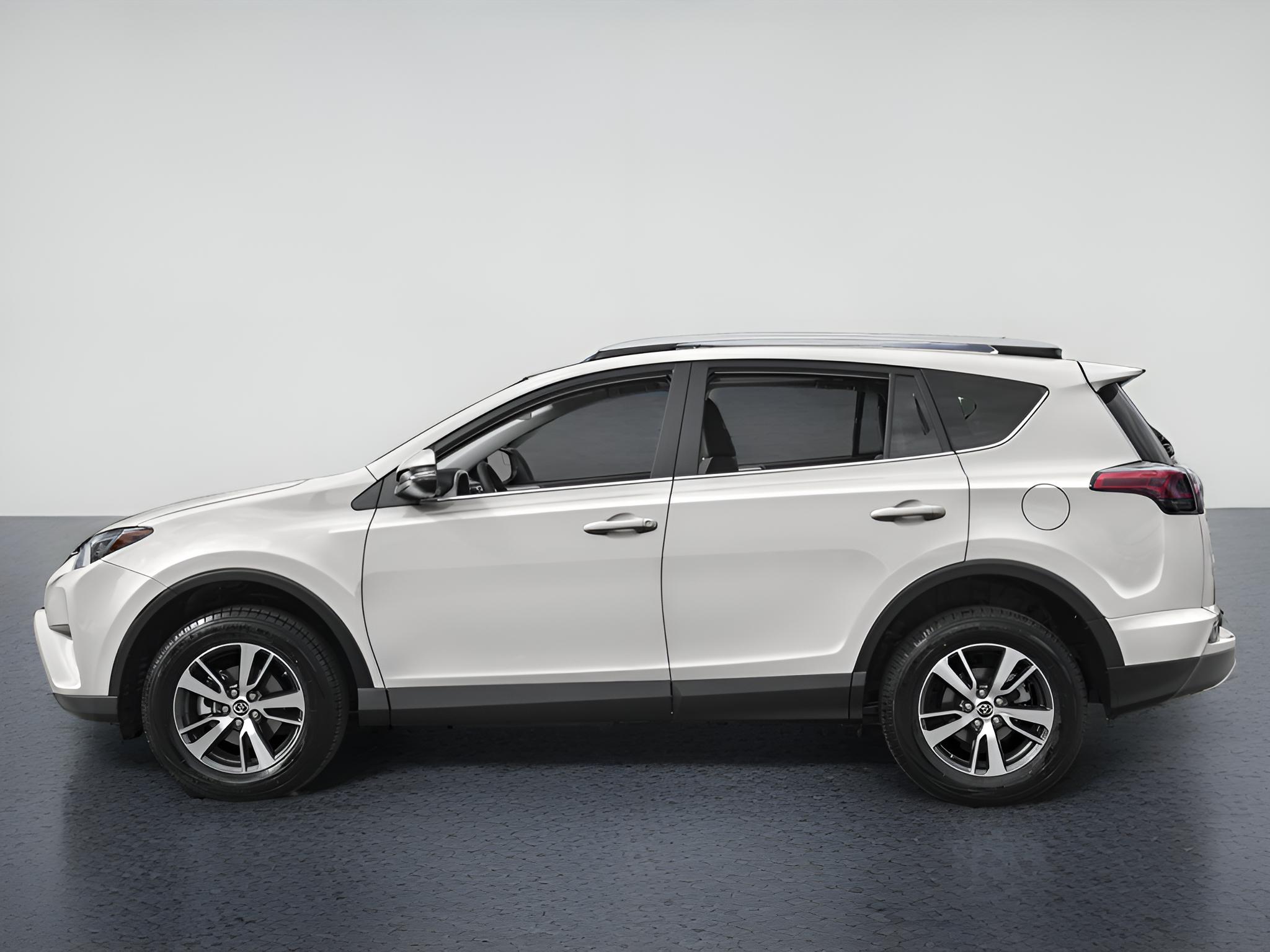 2018 Toyota RAV4 XLE AWD (Natl)