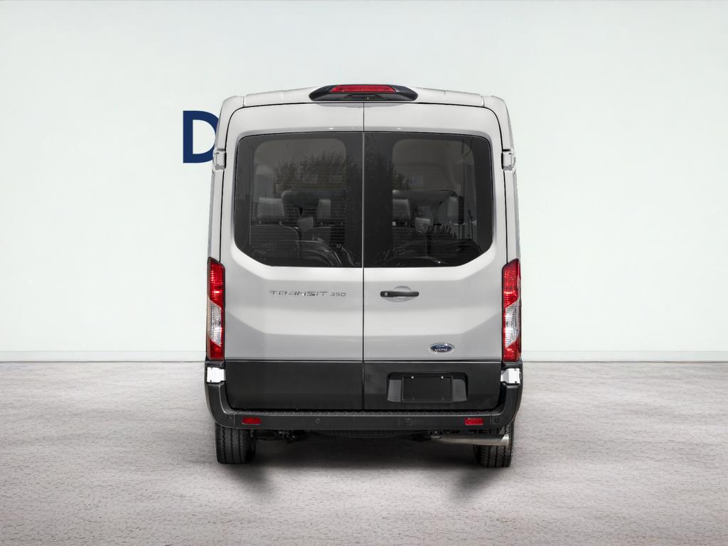 2023 Ford Transit Passenger Wagon XLT