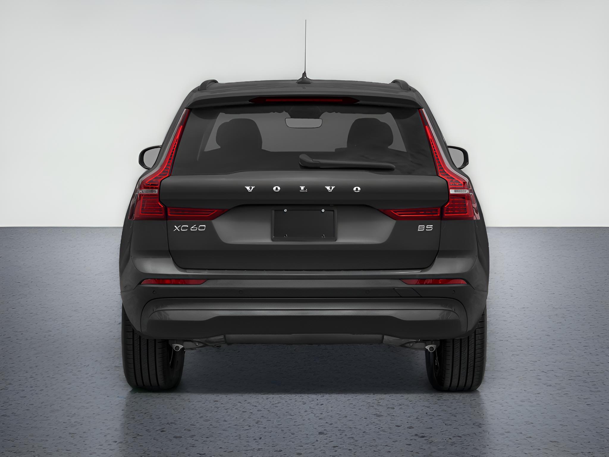 2023 Volvo XC60 B5 Plus Dark Theme
