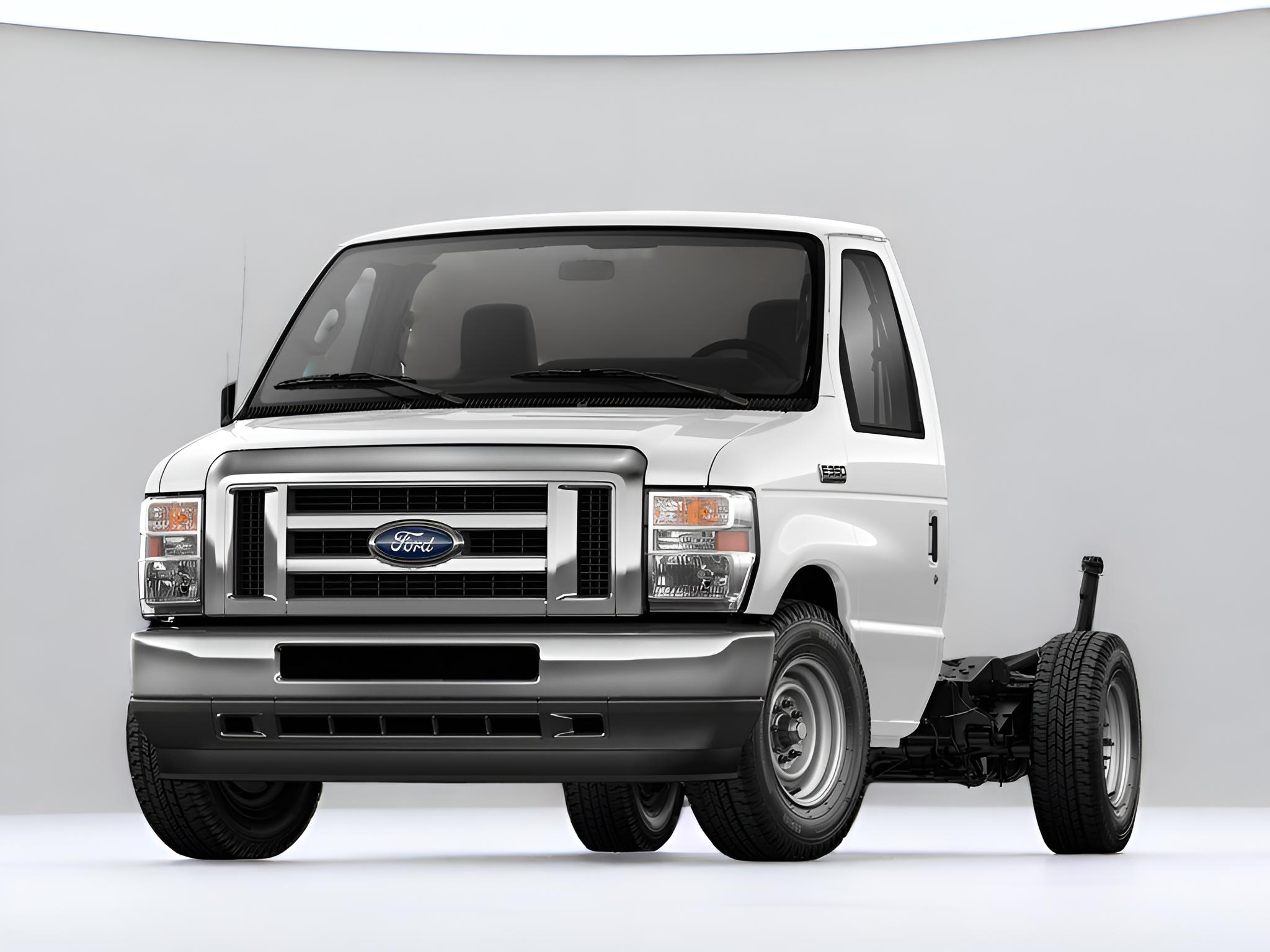 2025 Ford E-Series Cutaway Base Cutaway