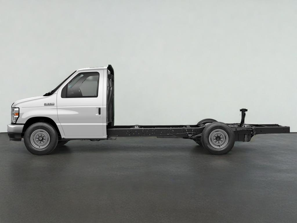 2025 Ford E-Series Cutaway Base Cutaway