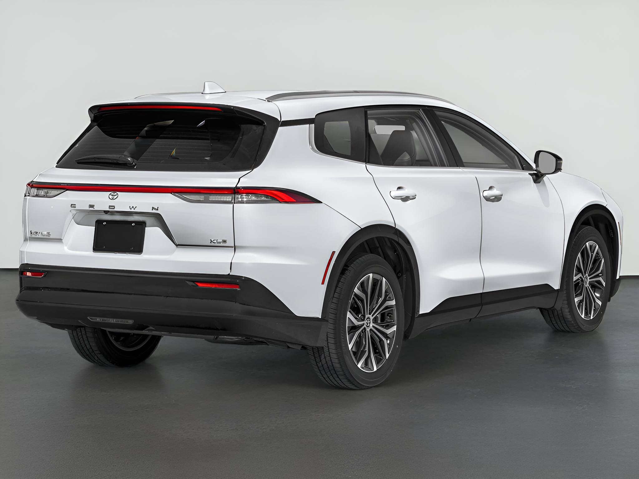 2025 Toyota Crown Signia Base