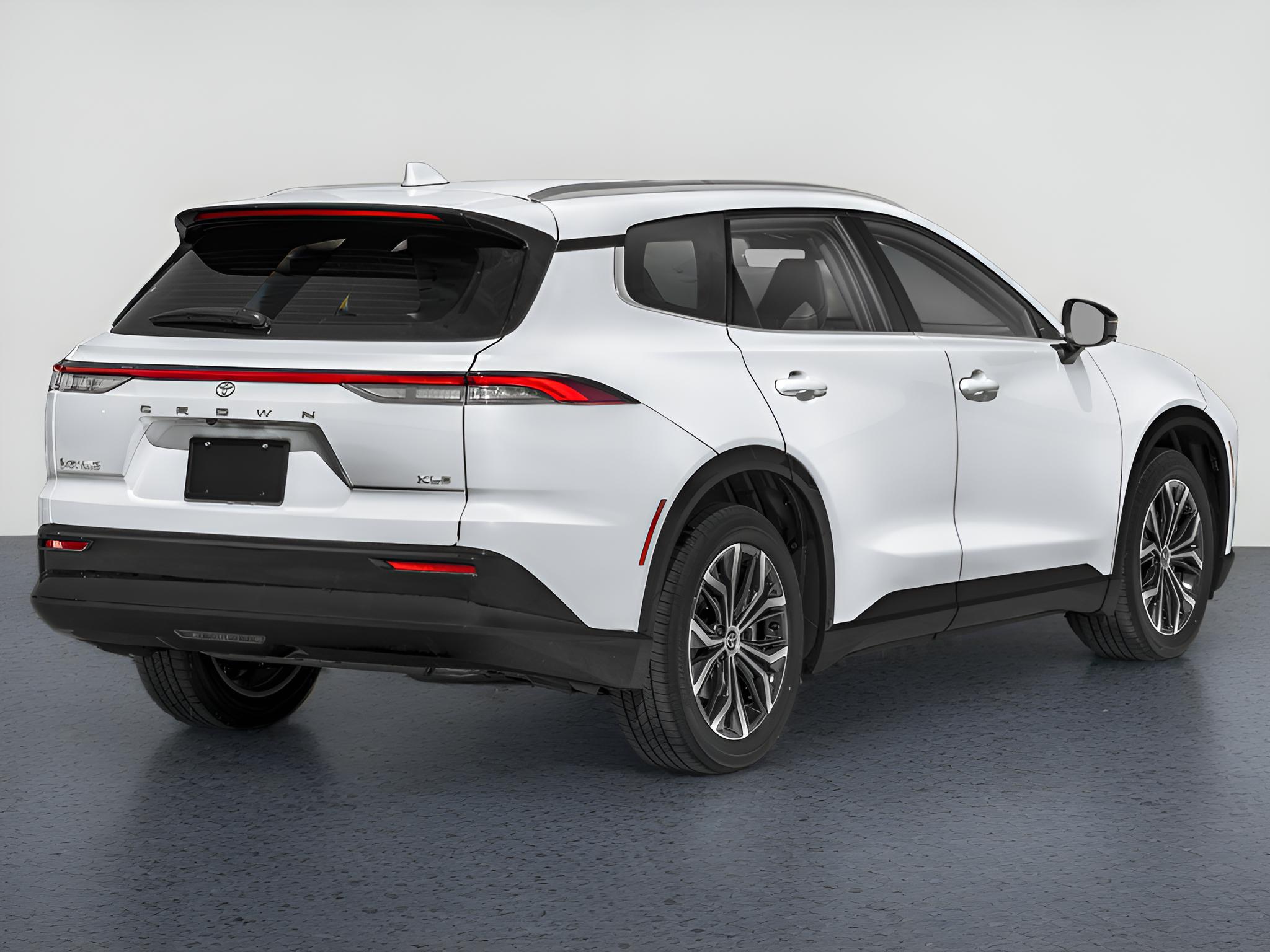 2025 Toyota Crown Signia Base