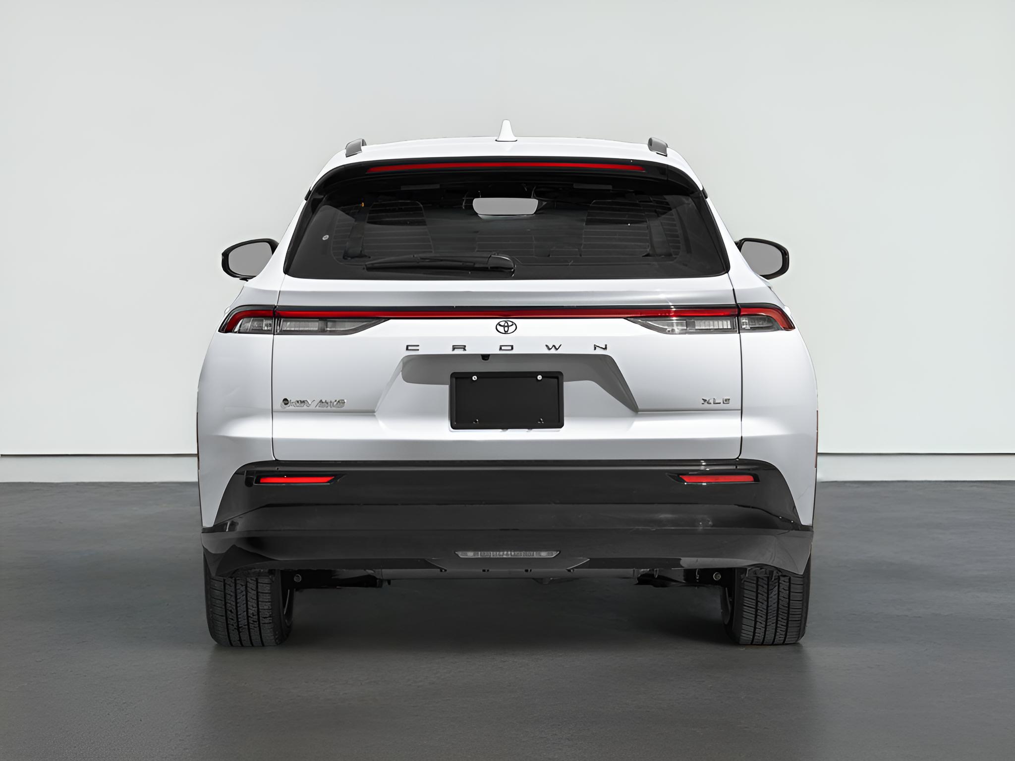 2025 Toyota Crown Signia Base