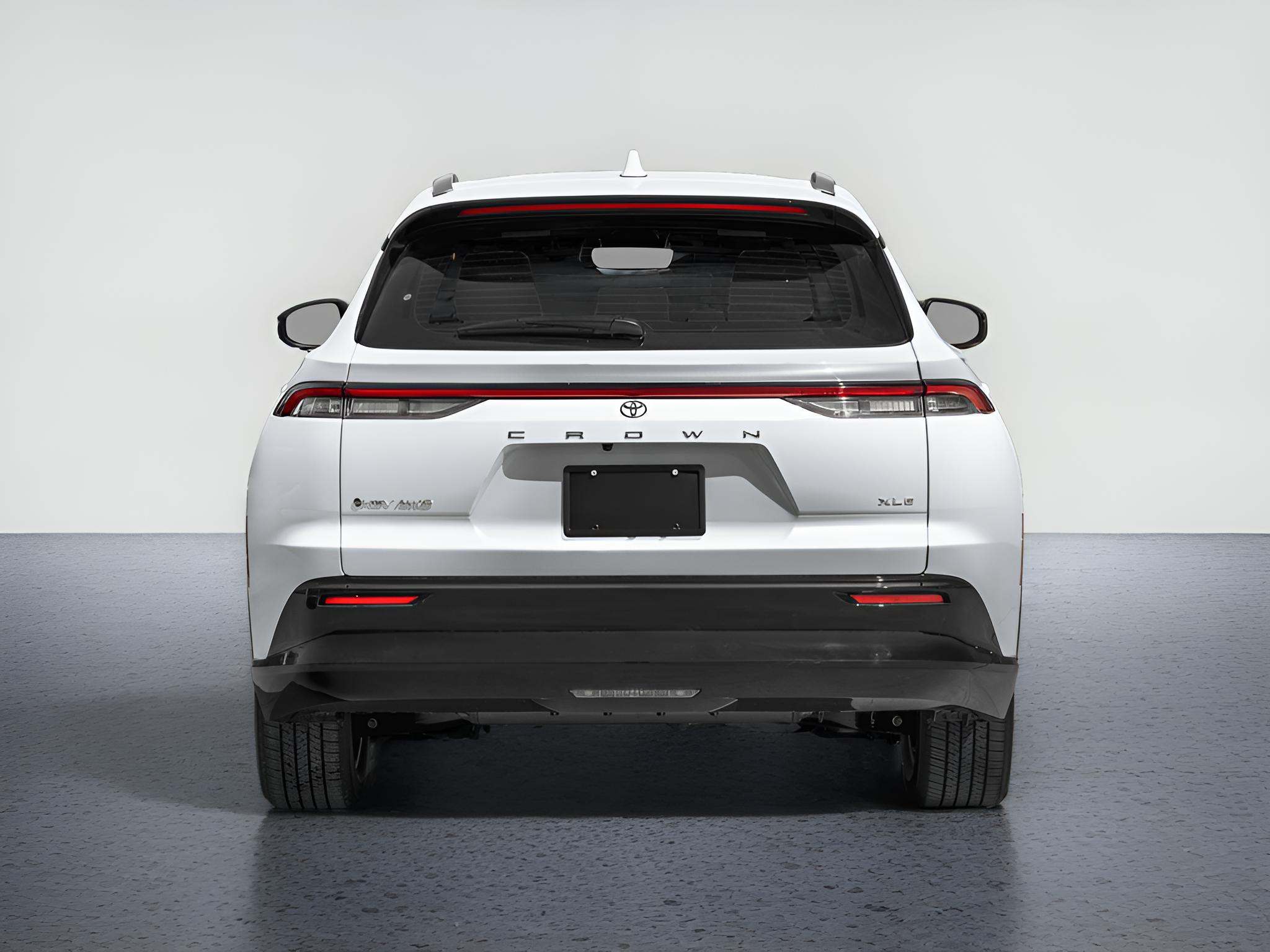 2025 Toyota Crown Signia Base