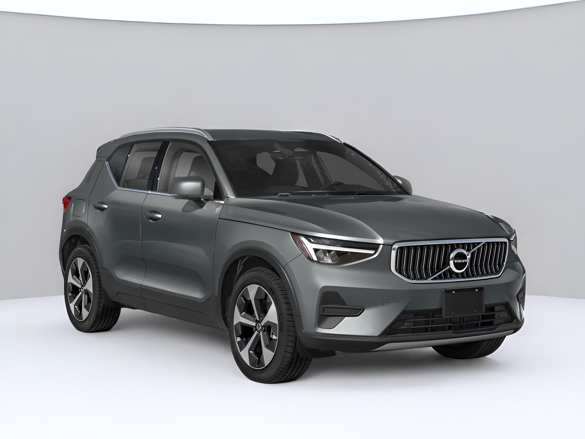 2025 Volvo XC40 B5 Plus Dark Theme