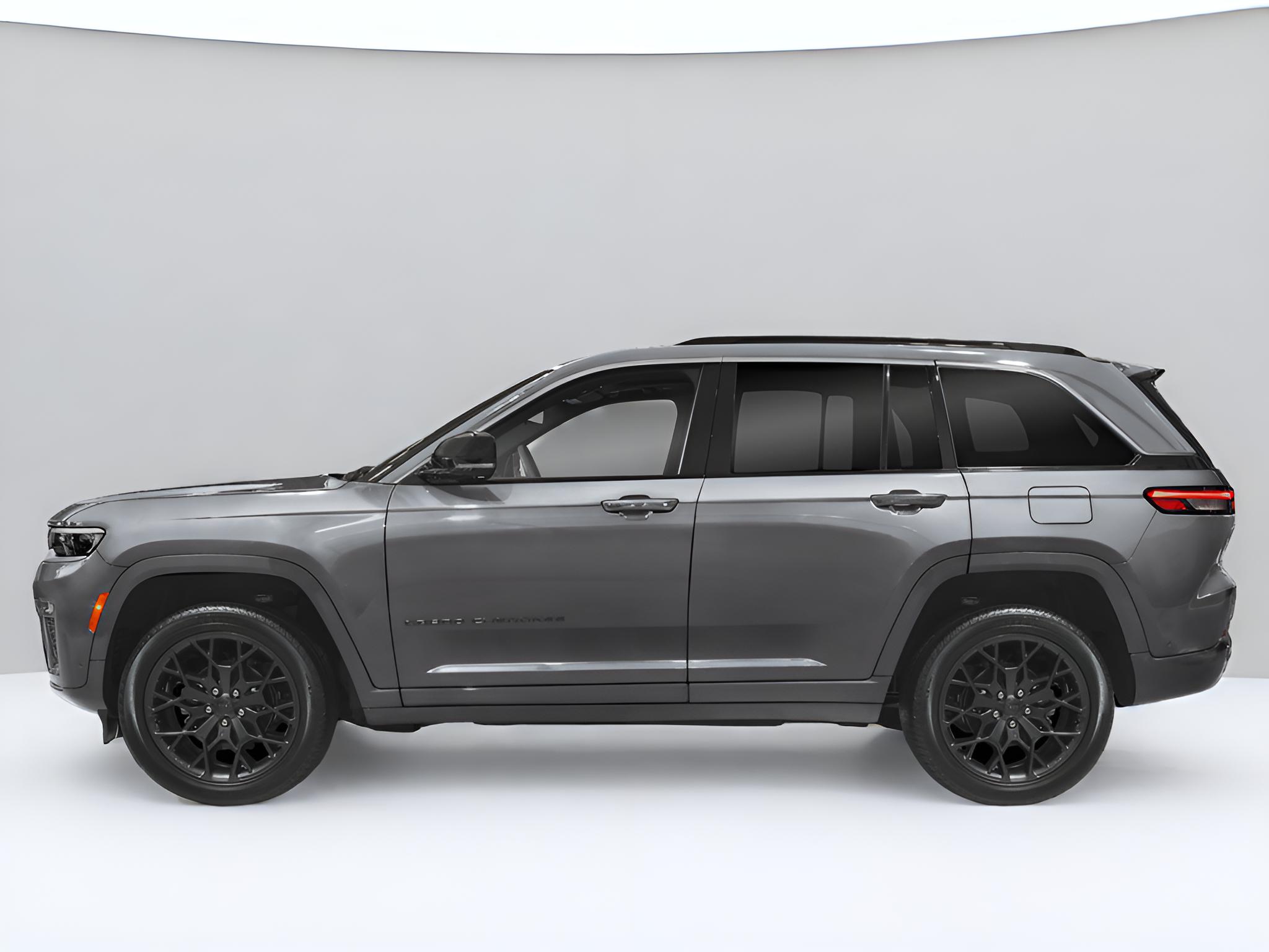 2026 Jeep Grand Cherokee Laredo Altitude