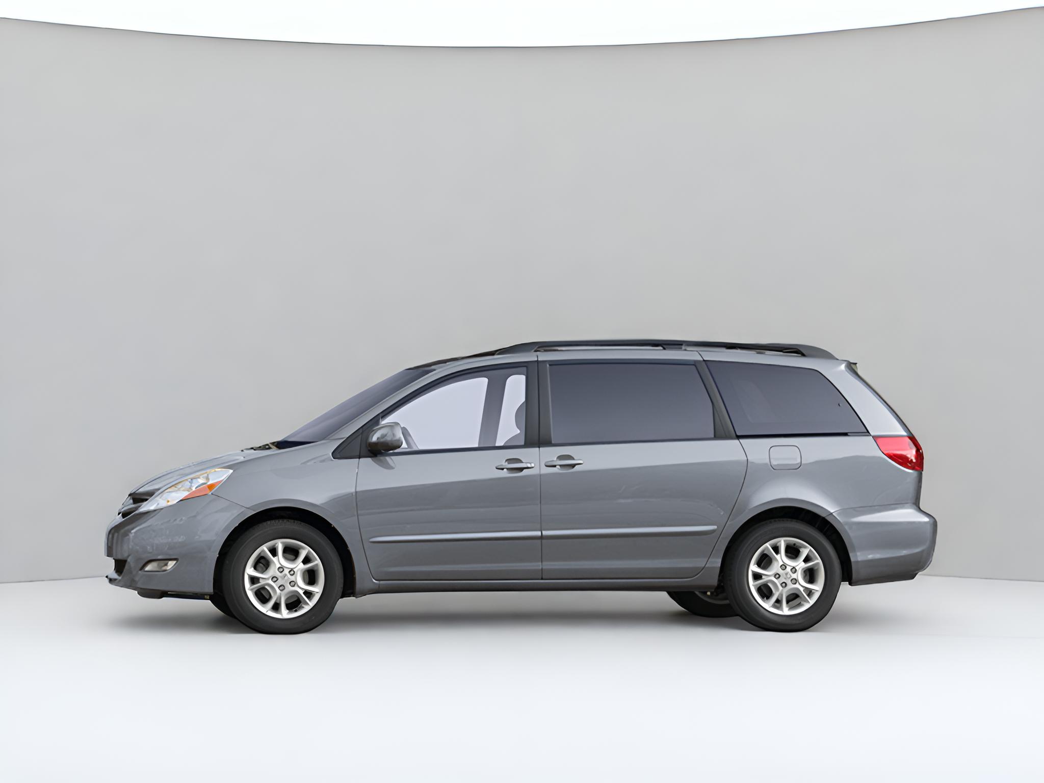 2008 Toyota Sienna Base