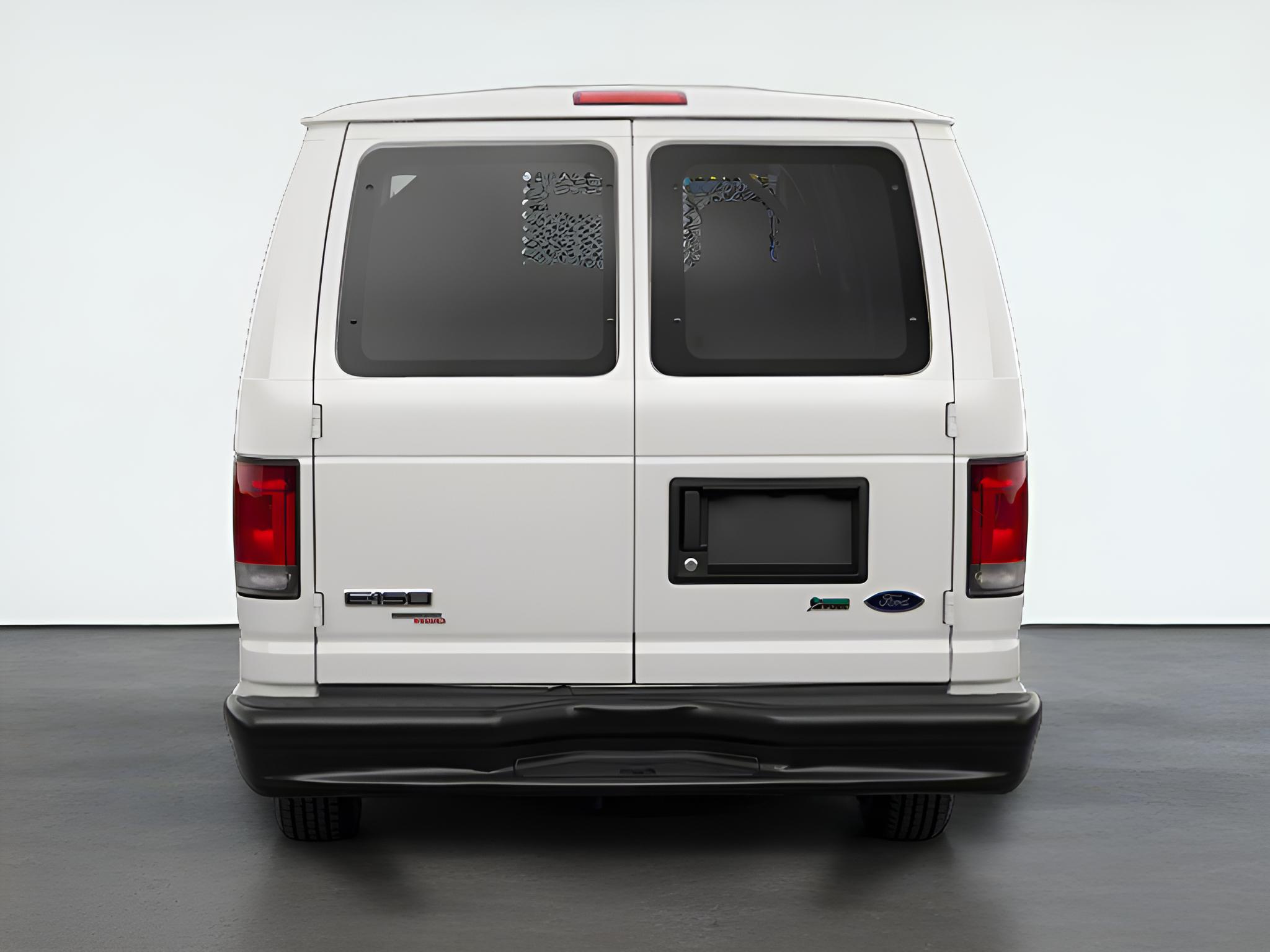 2011 Ford E-Series Wagon XL