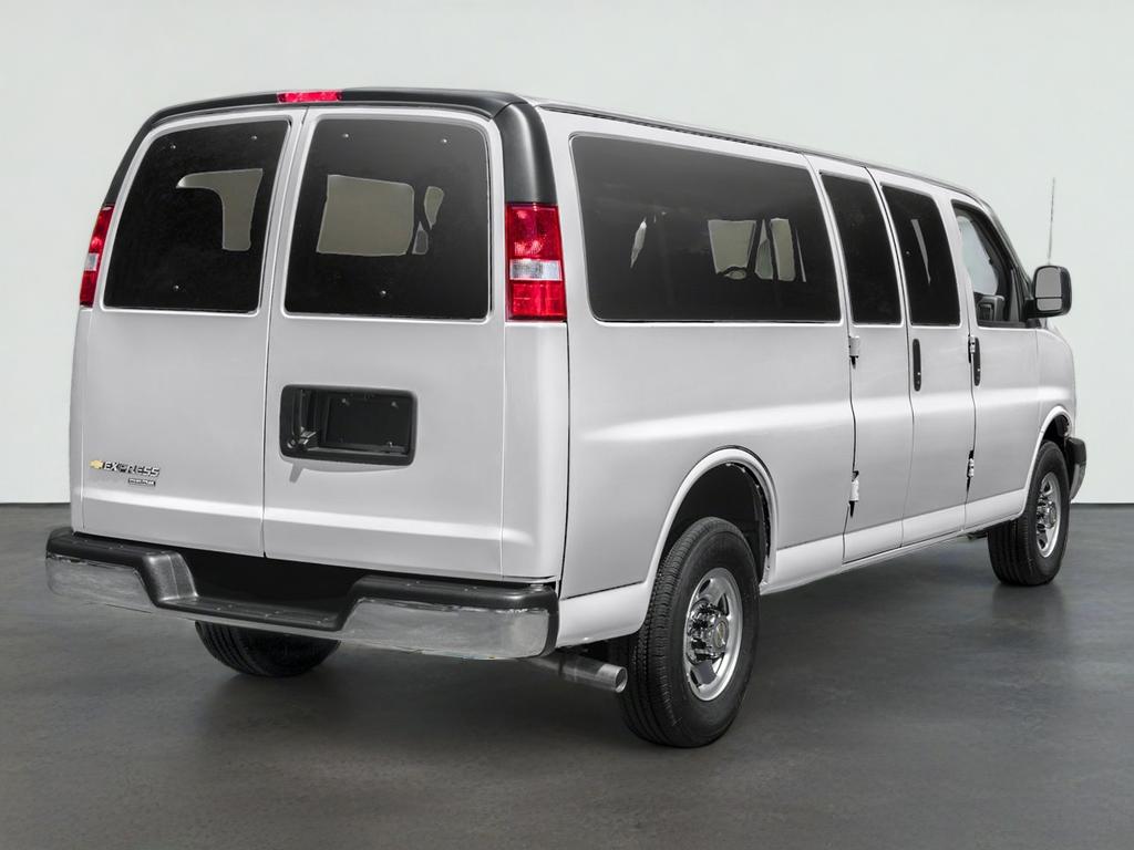 2017 Chevrolet Express Passenger LT