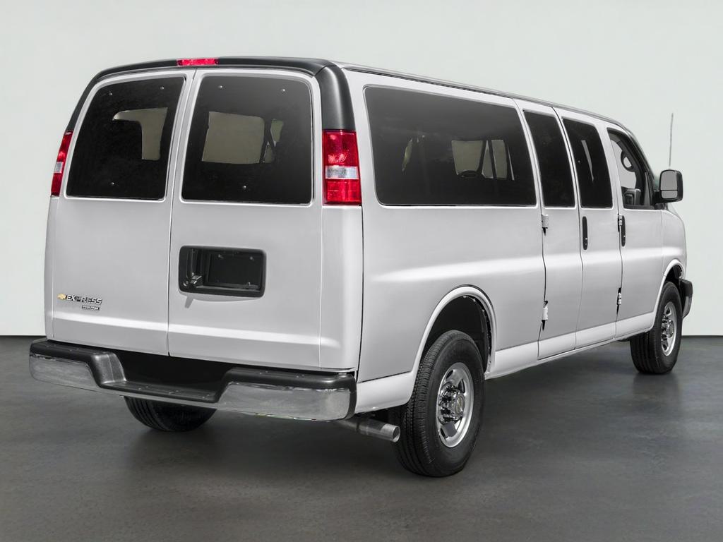 2017 Chevrolet Express Passenger LT