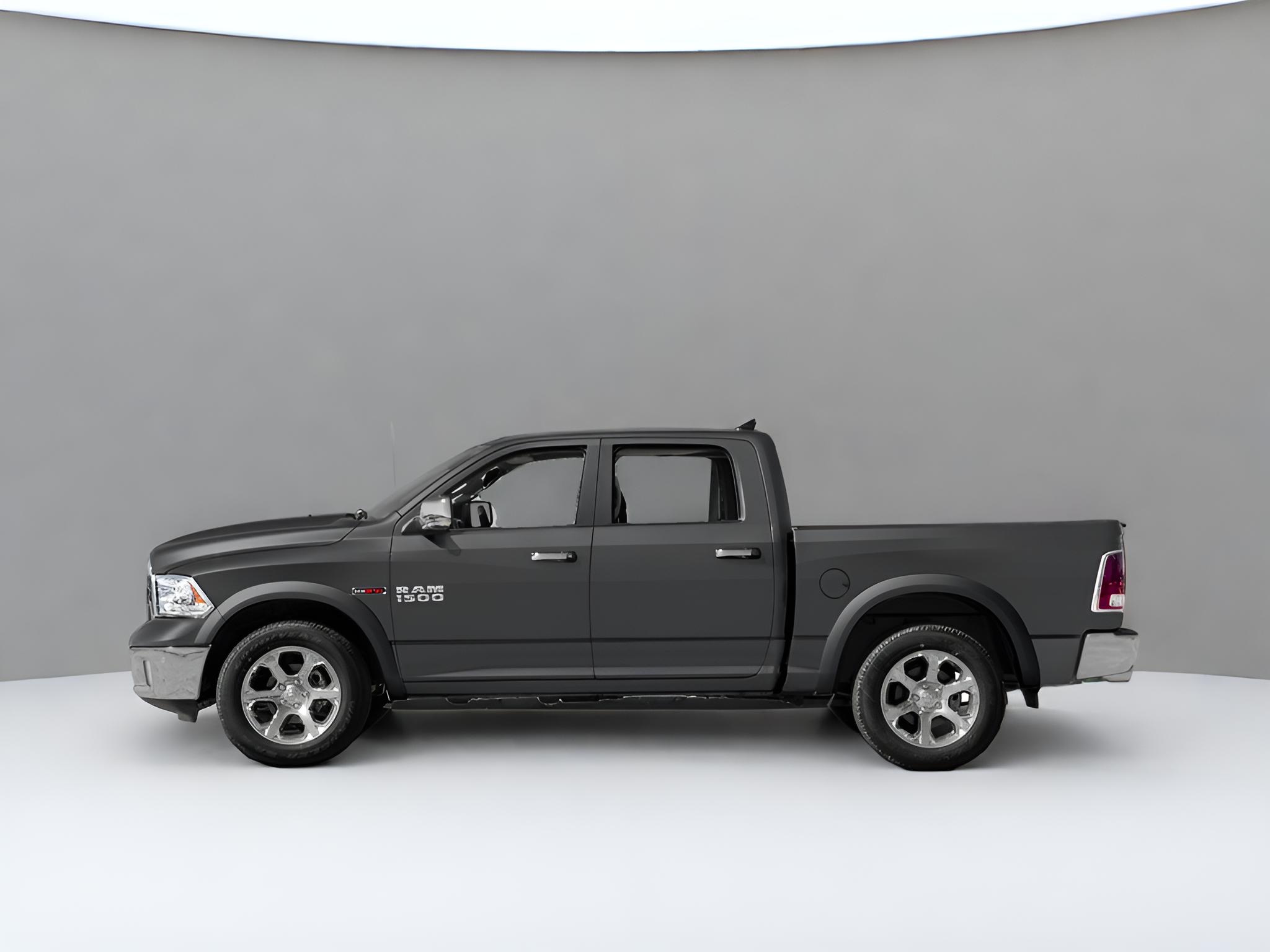 2017 RAM 1500 Laramie Crew Cab 4x4 5'7"" Box