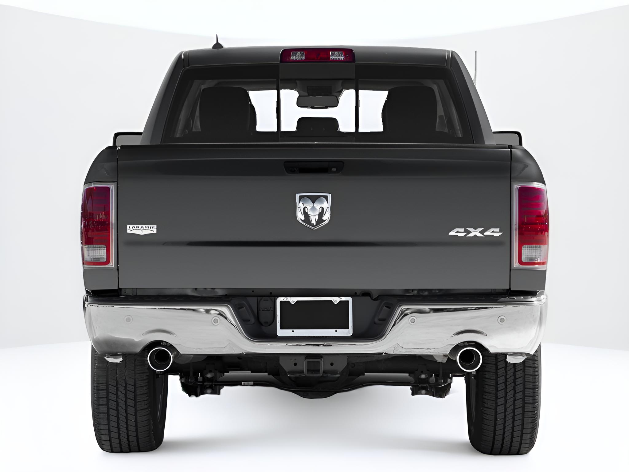 2017 RAM 1500 Laramie Crew Cab 4x4 5'7"" Box