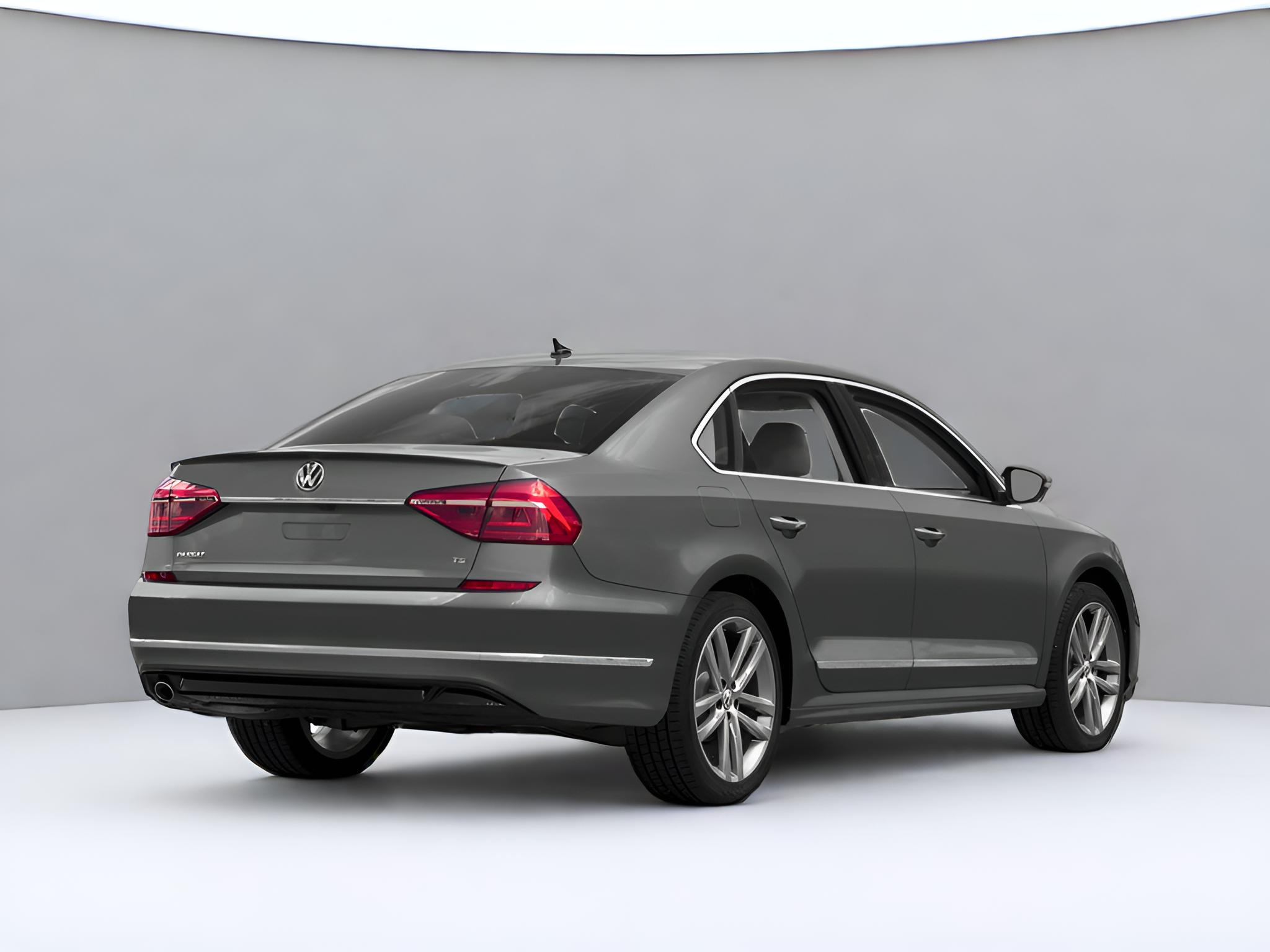 2017 Volkswagen Passat R-Line w/Comfort Pkg