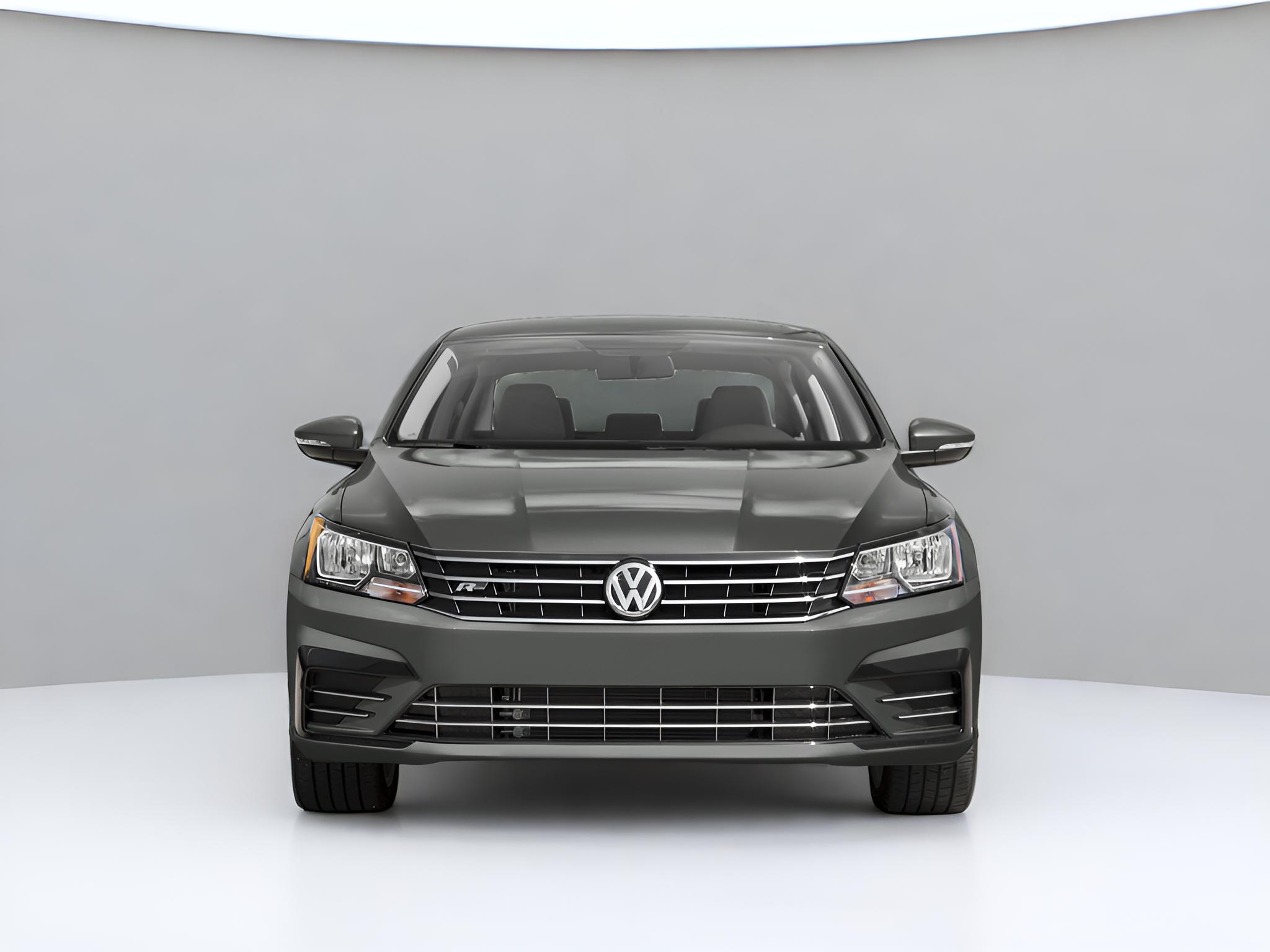 2017 Volkswagen Passat R-Line w/Comfort Pkg