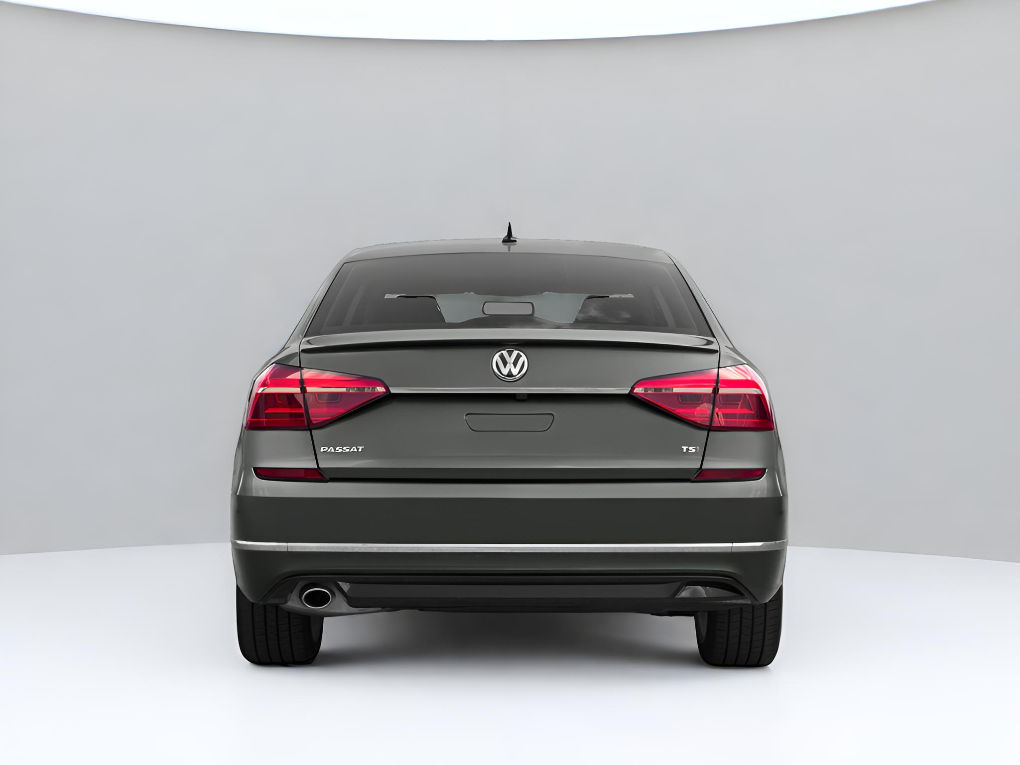 2017 Volkswagen Passat R-Line w/Comfort Pkg