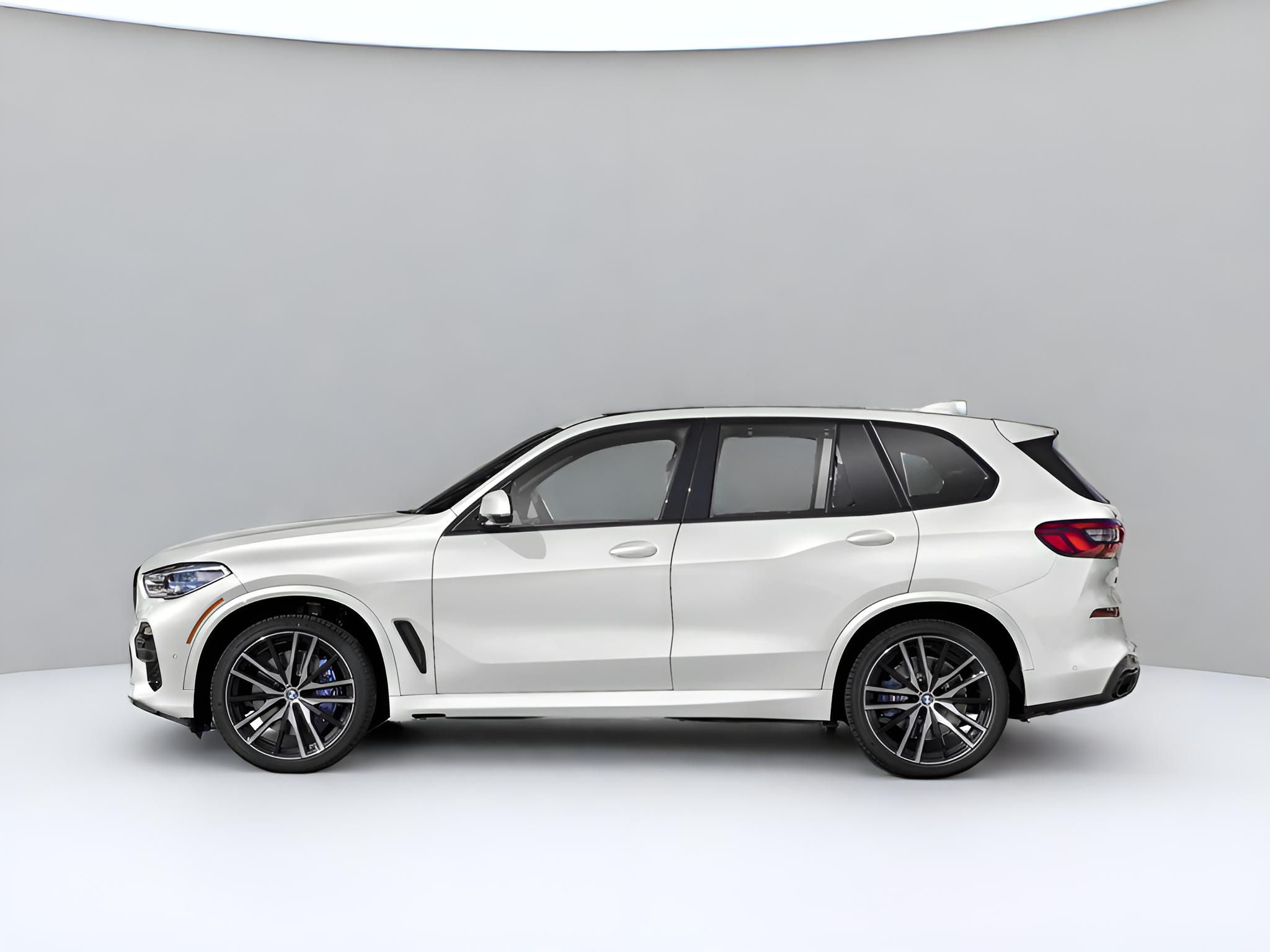 2023 BMW X5 M50i