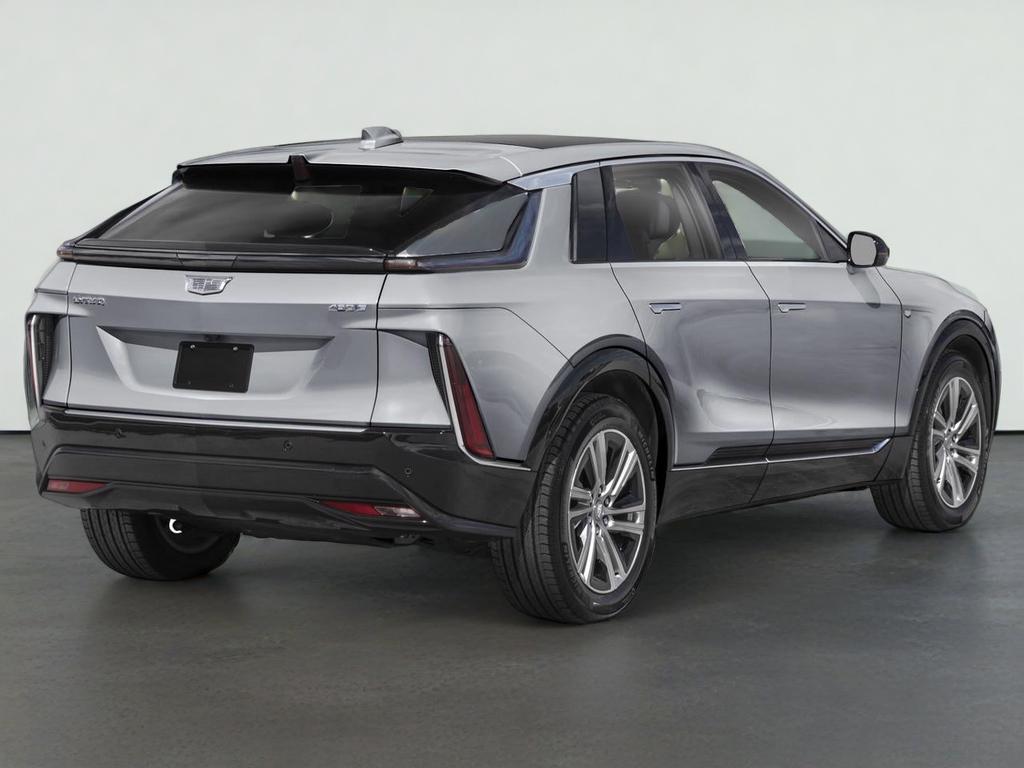 2024 Cadillac LYRIQ Luxury 2