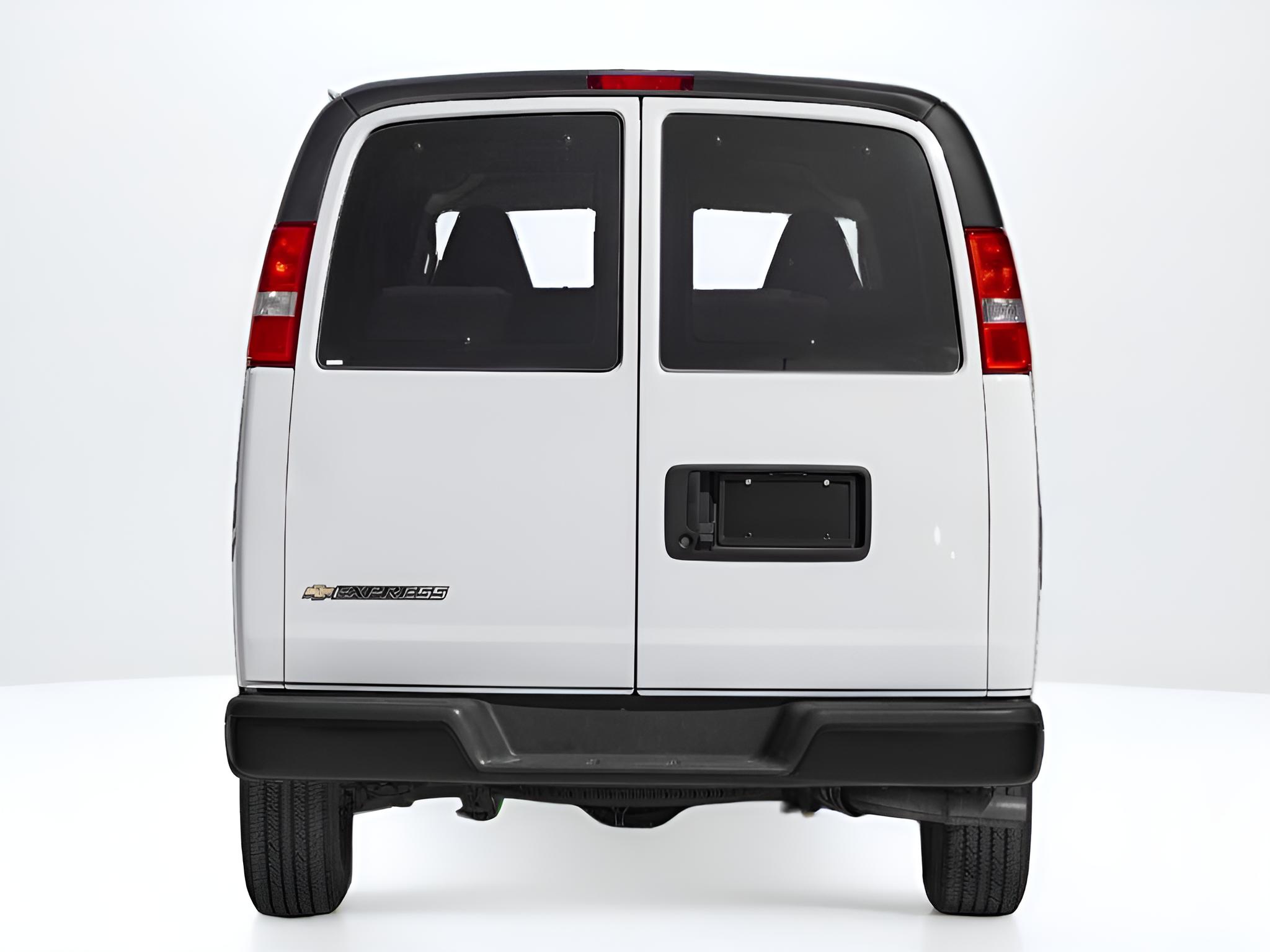 2024 Chevrolet Express Passenger 1LT