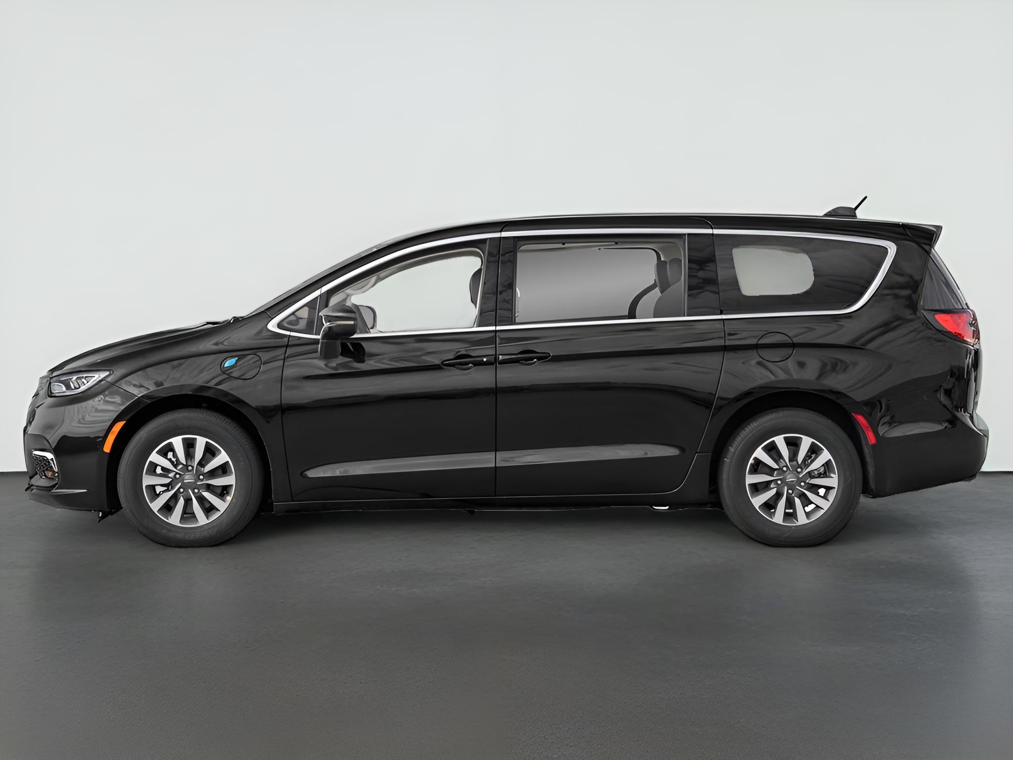 2024 Chrysler Pacifica Select
