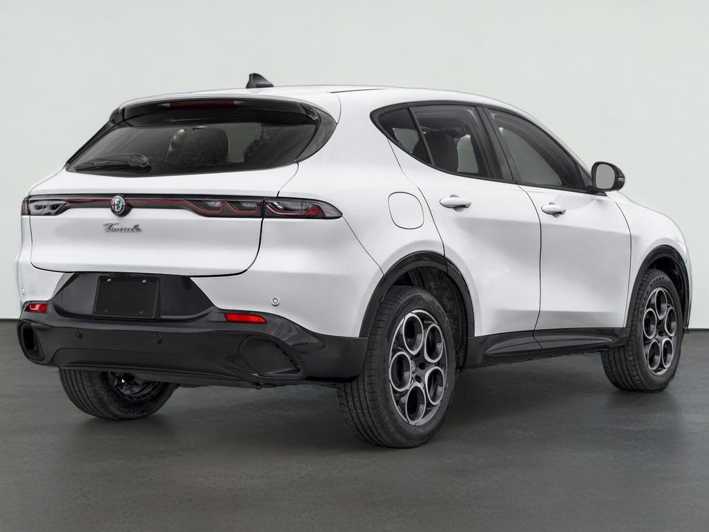 2025 Alfa Romeo Tonale Base