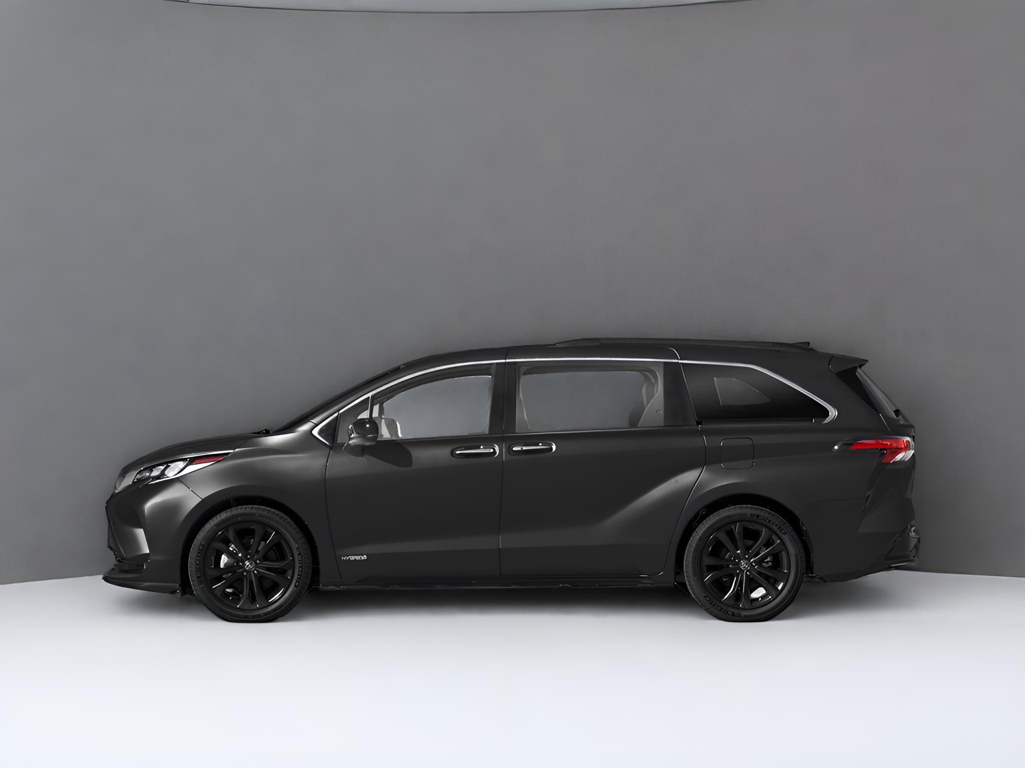 2023 Toyota Sienna XSE 7 Passenger