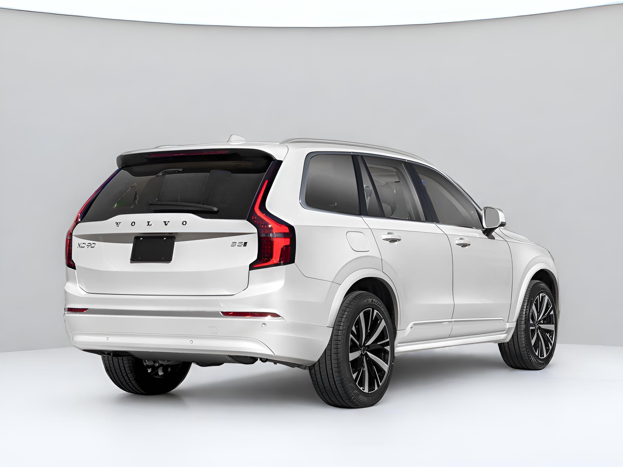 2026 Volvo XC90 B5 Plus