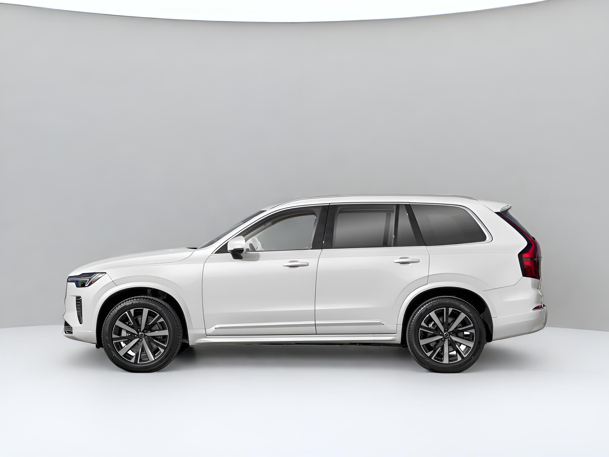 2026 Volvo XC90 B5 Plus