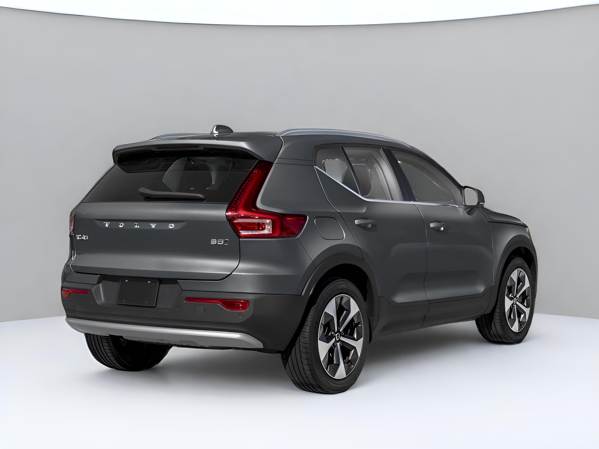 2025 Volvo XC40 B5 Plus Bright Theme