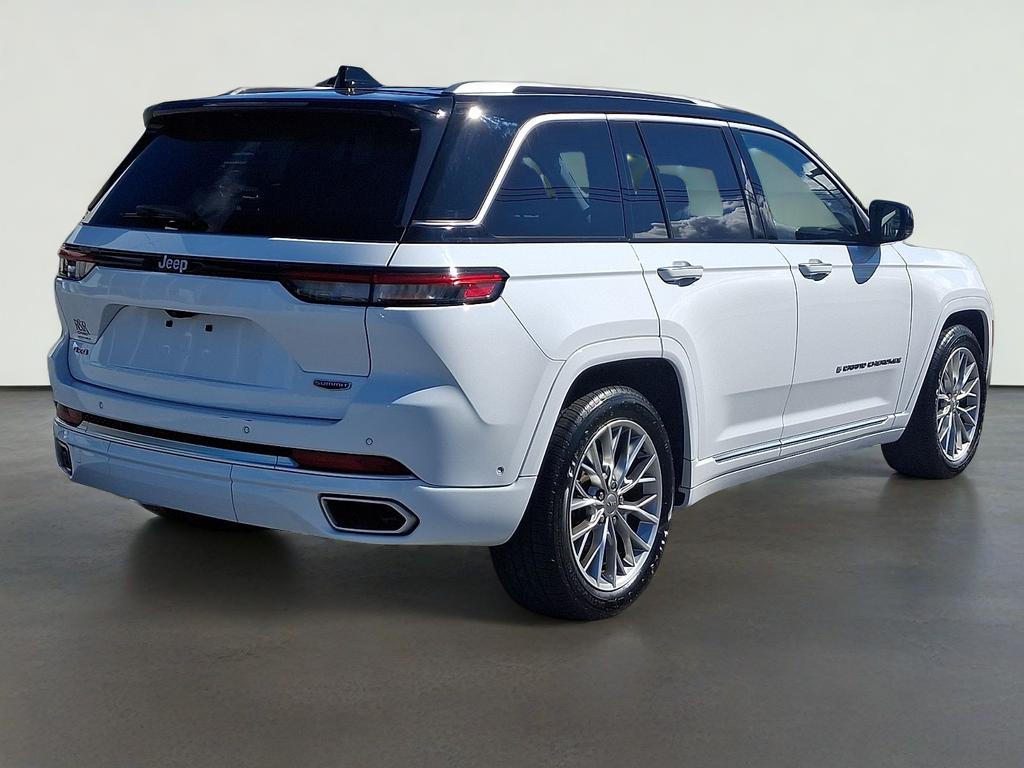 2022 Jeep Grand Cherokee Summit