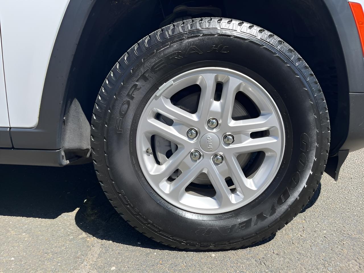 2022 Jeep Grand Cherokee, Laredo, 4x4 , Lux Tech Group