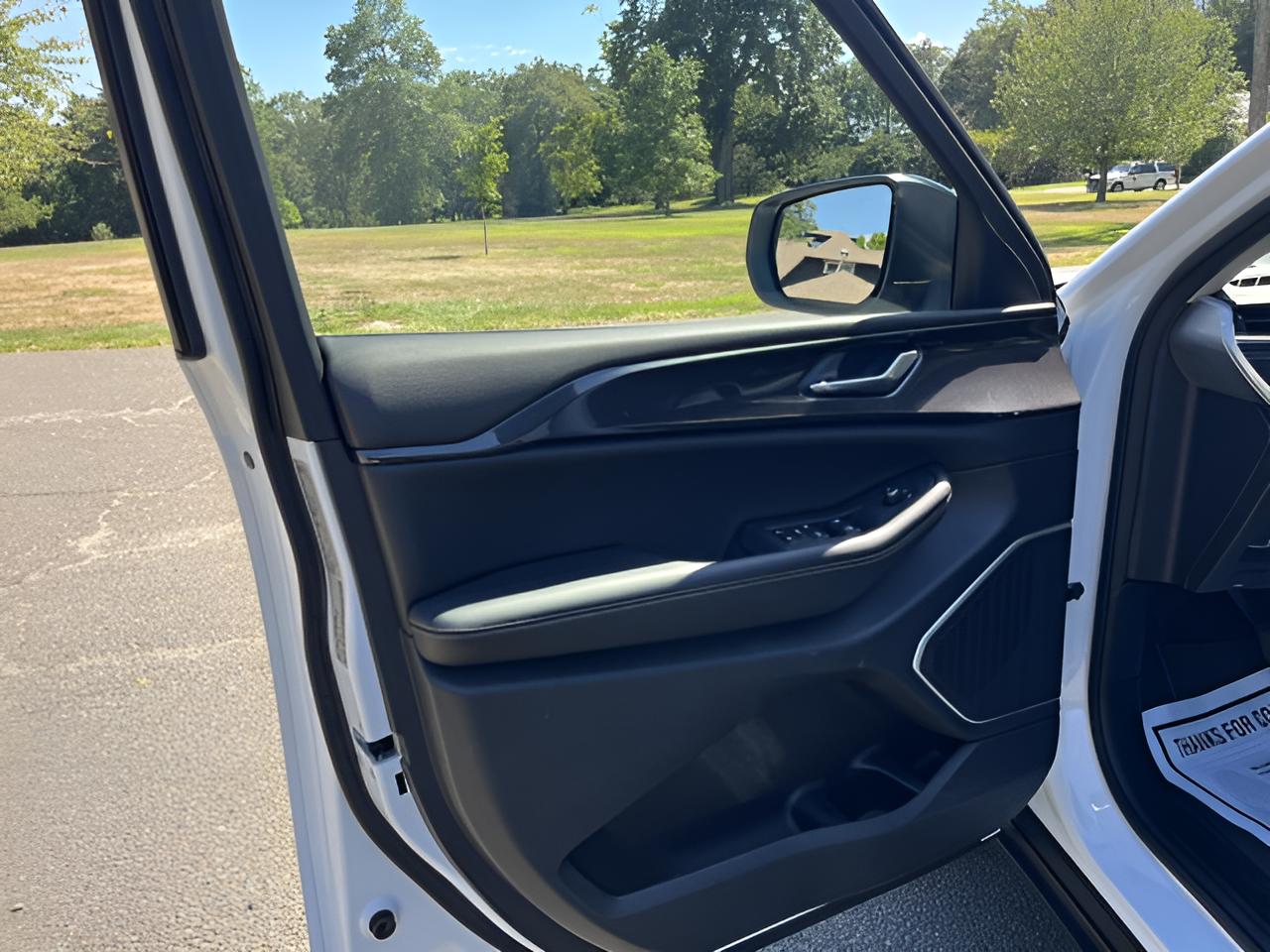 2022 Jeep Grand Cherokee, Laredo, 4x4 , Lux Tech Group