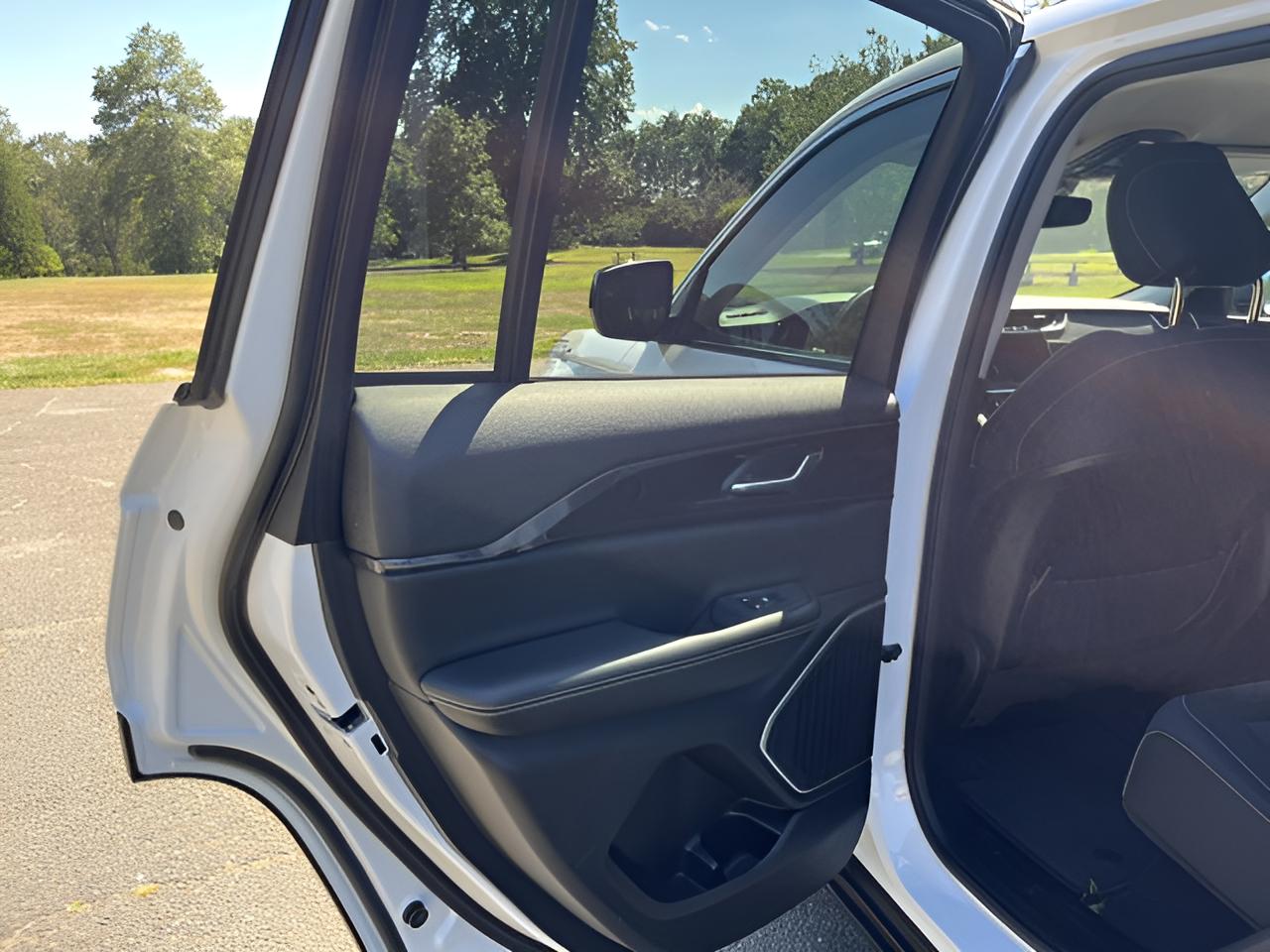 2022 Jeep Grand Cherokee, Laredo, 4x4 , Lux Tech Group