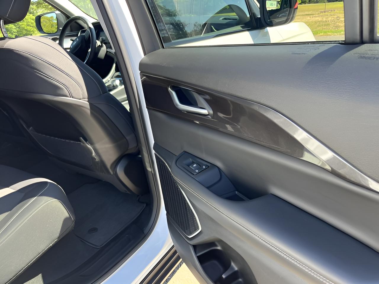 2022 Jeep Grand Cherokee, Laredo, 4x4 , Lux Tech Group