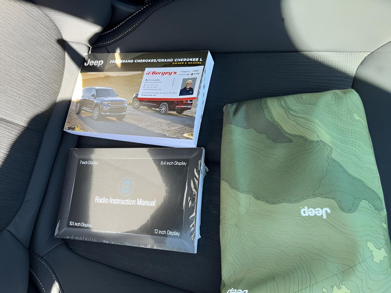 2022 Jeep Grand Cherokee, Laredo, 4x4 , Lux Tech Group