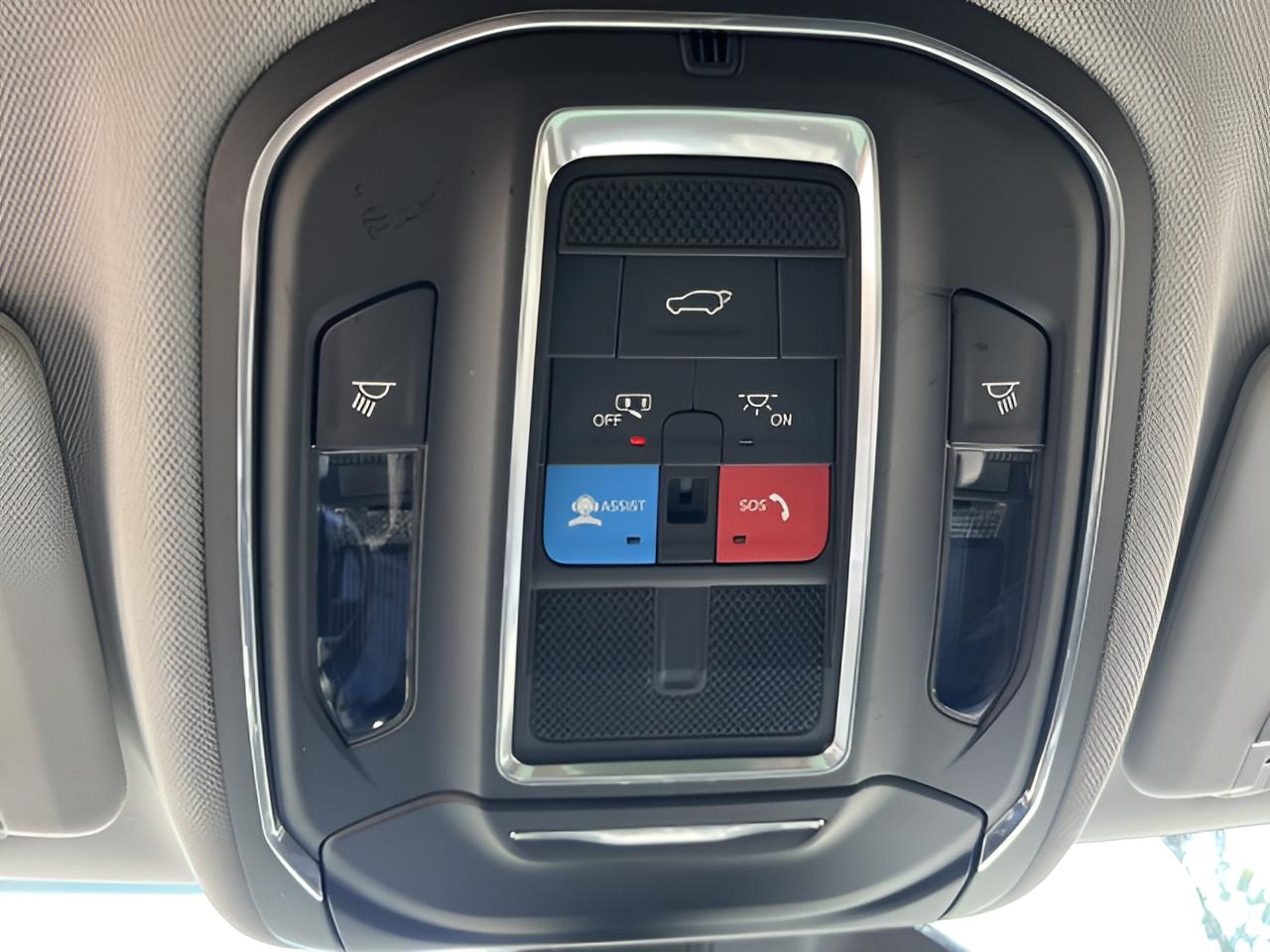 2022 Jeep Grand Cherokee, Laredo, 4x4 , Lux Tech Group